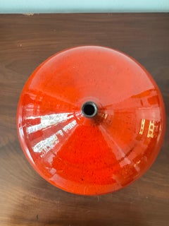 Jarrón de cerámica esmaltada con diseño de cebolla roja, diseñado por Keramar, Brujas, con la marca MK