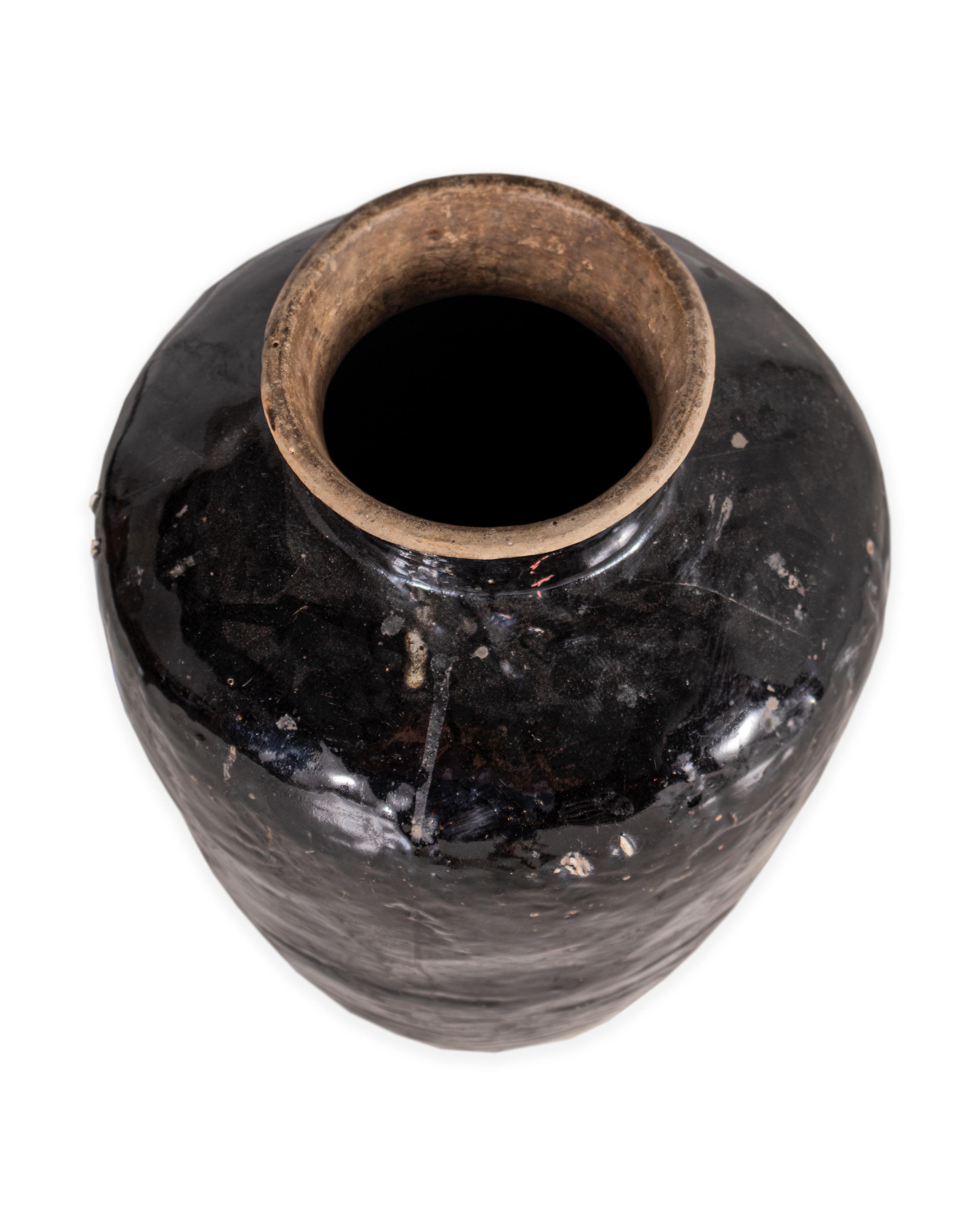 Ceramic glazed storage jar, or pot decor. Designed in my organic, contemporary, and mid-centrury modern style.

Piece from our one of a kind Le Monde collection. Exclusive to Brendan Bass. 

