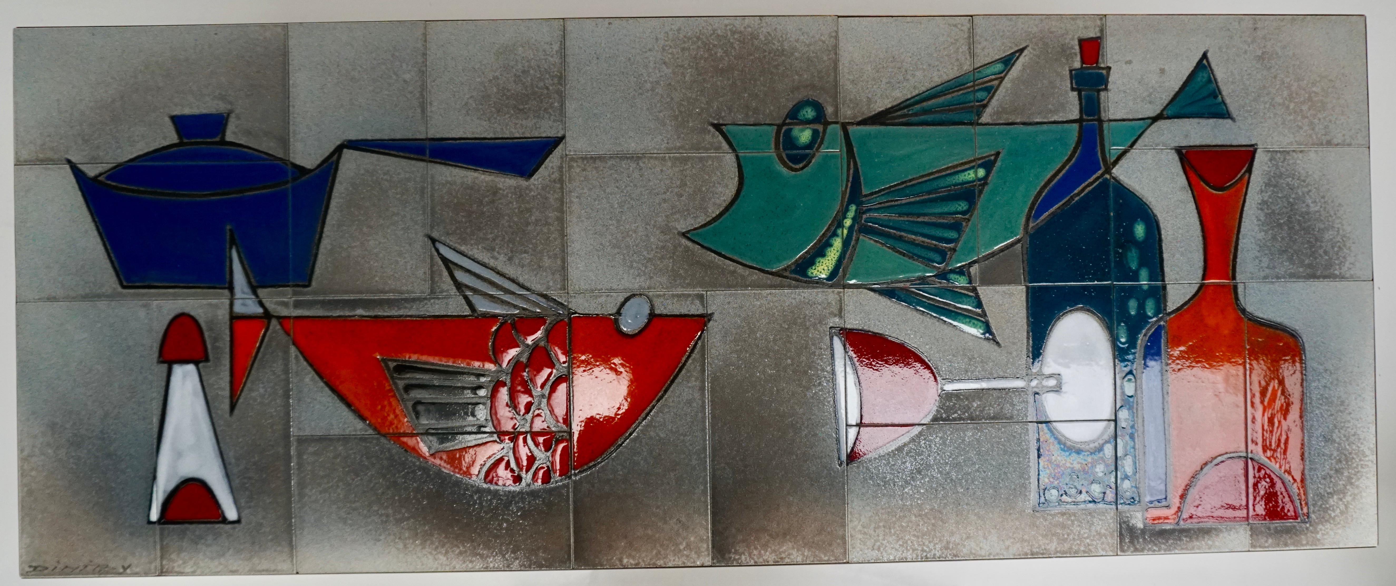 Table basse en céramique émaillée décorée de poissons et de bouteilles en vente 2