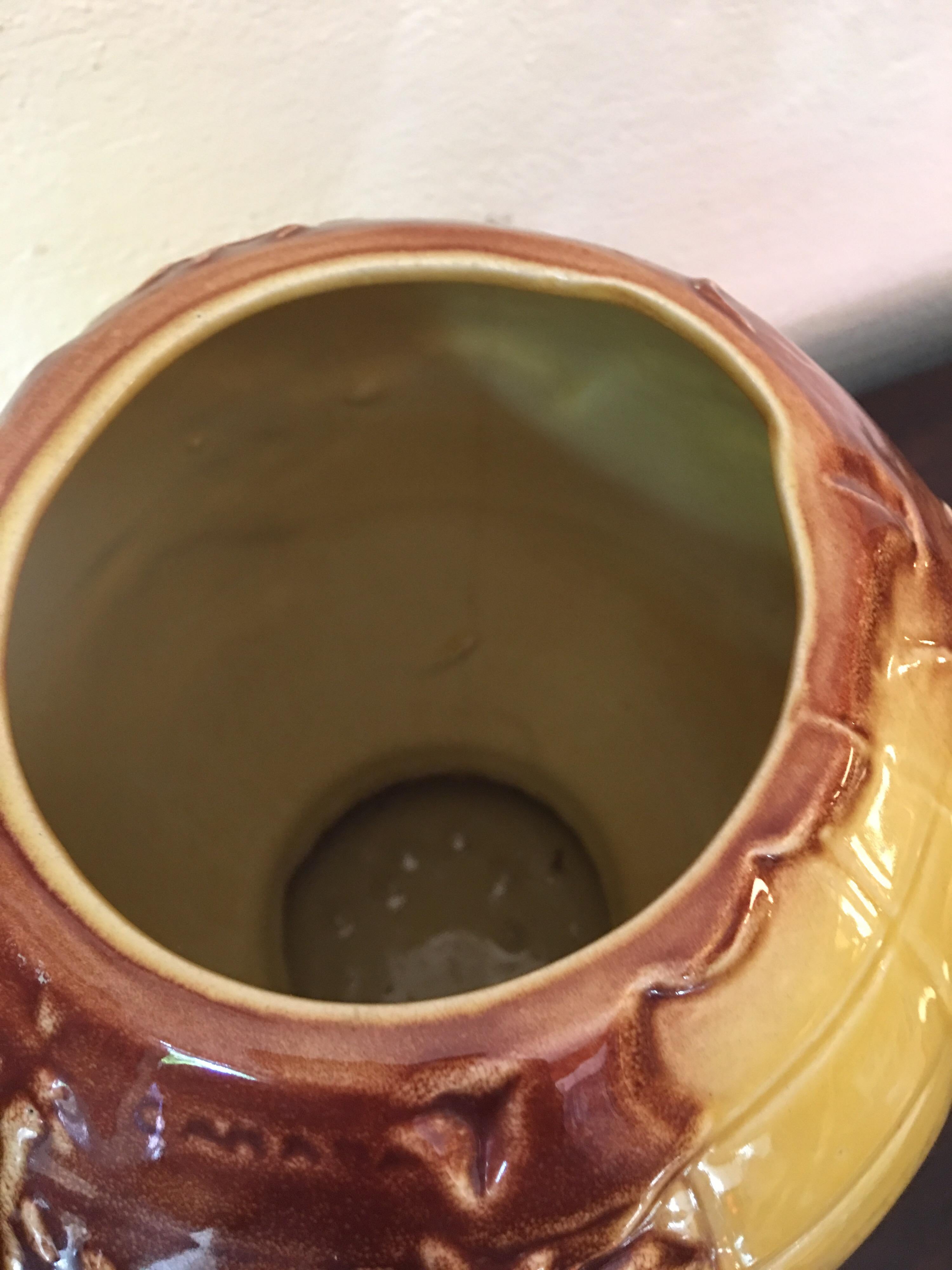 Ceramic Globe Cookie Jar In Good Condition In Philadelphia, PA