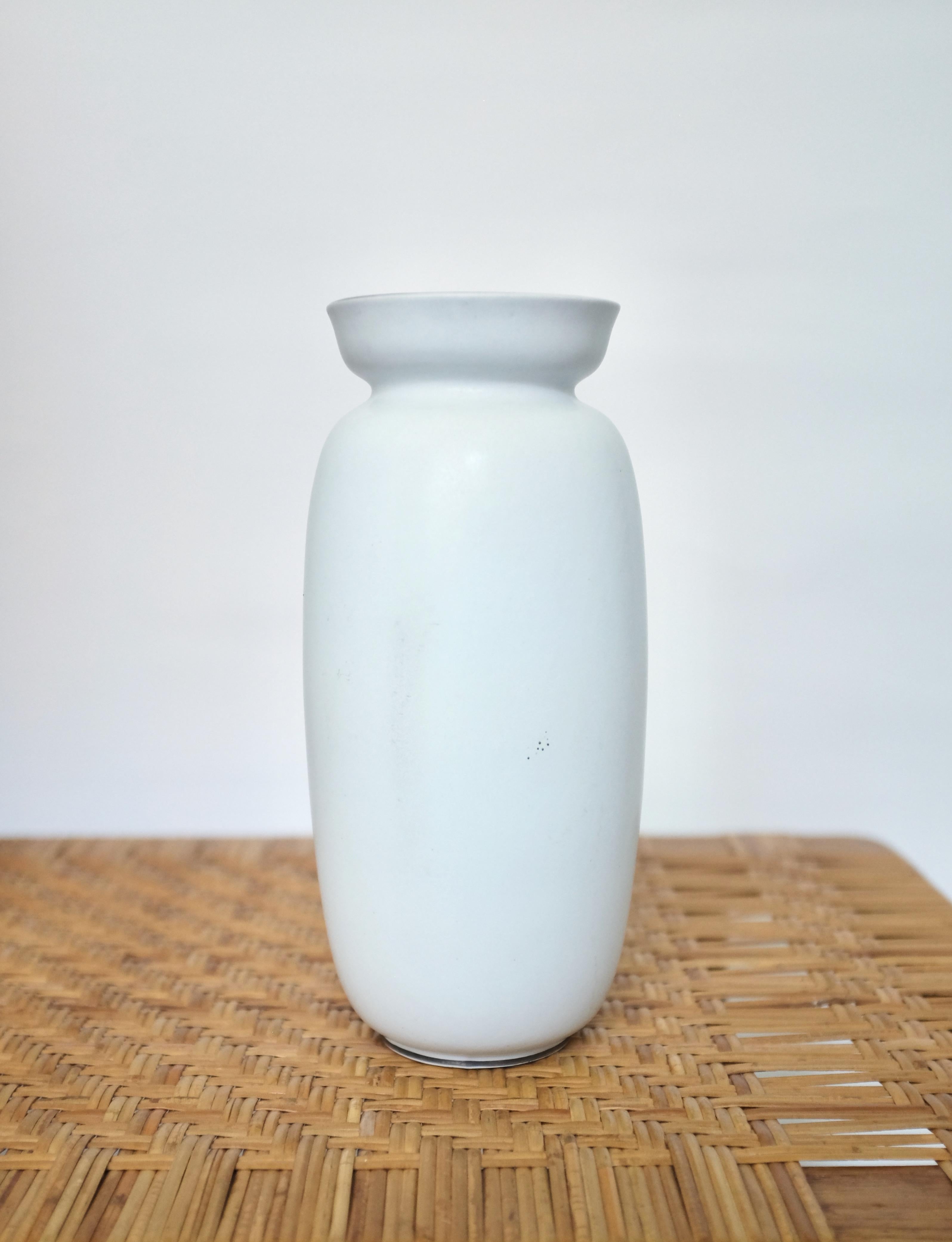 Ceramic Grazia Vase by Stig Lindberg In Good Condition For Sale In Brooklyn, NY