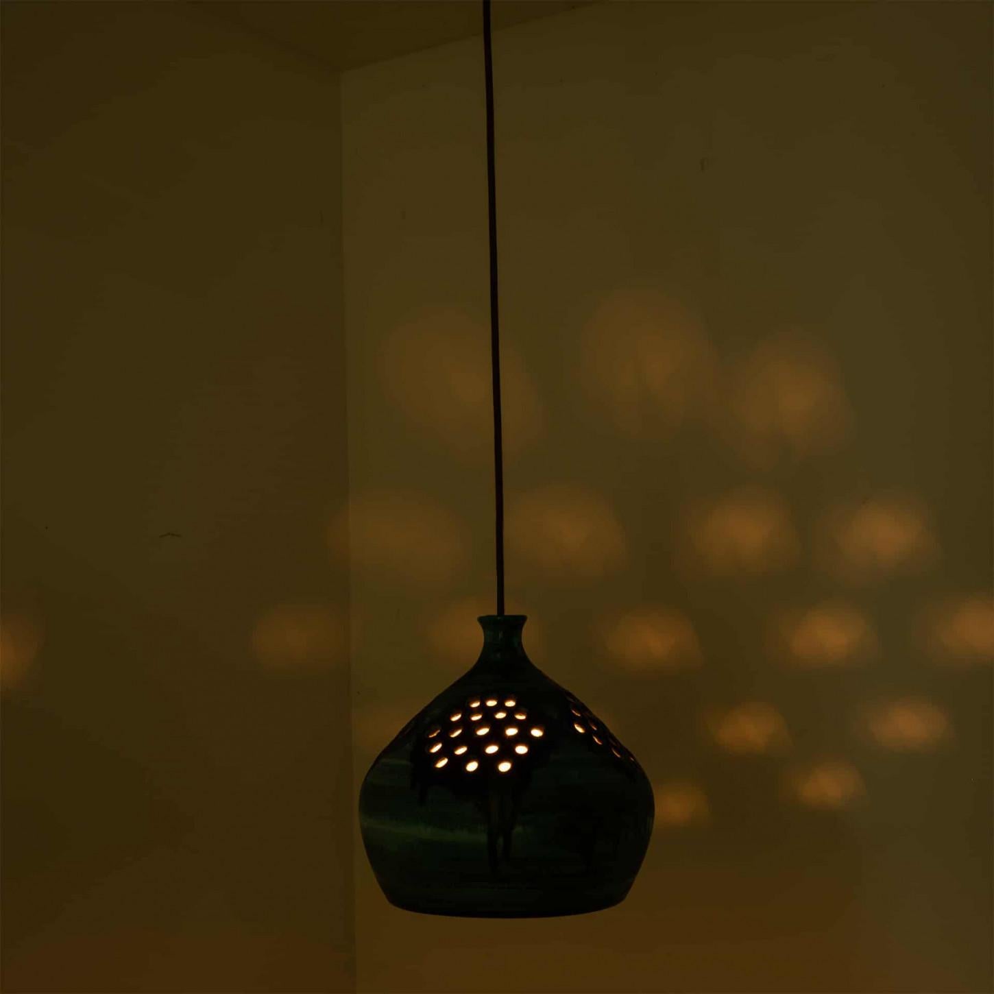 Milieu du XXe siècle Pendentif en céramique vert bleu marron, Danemark années 1960 en vente