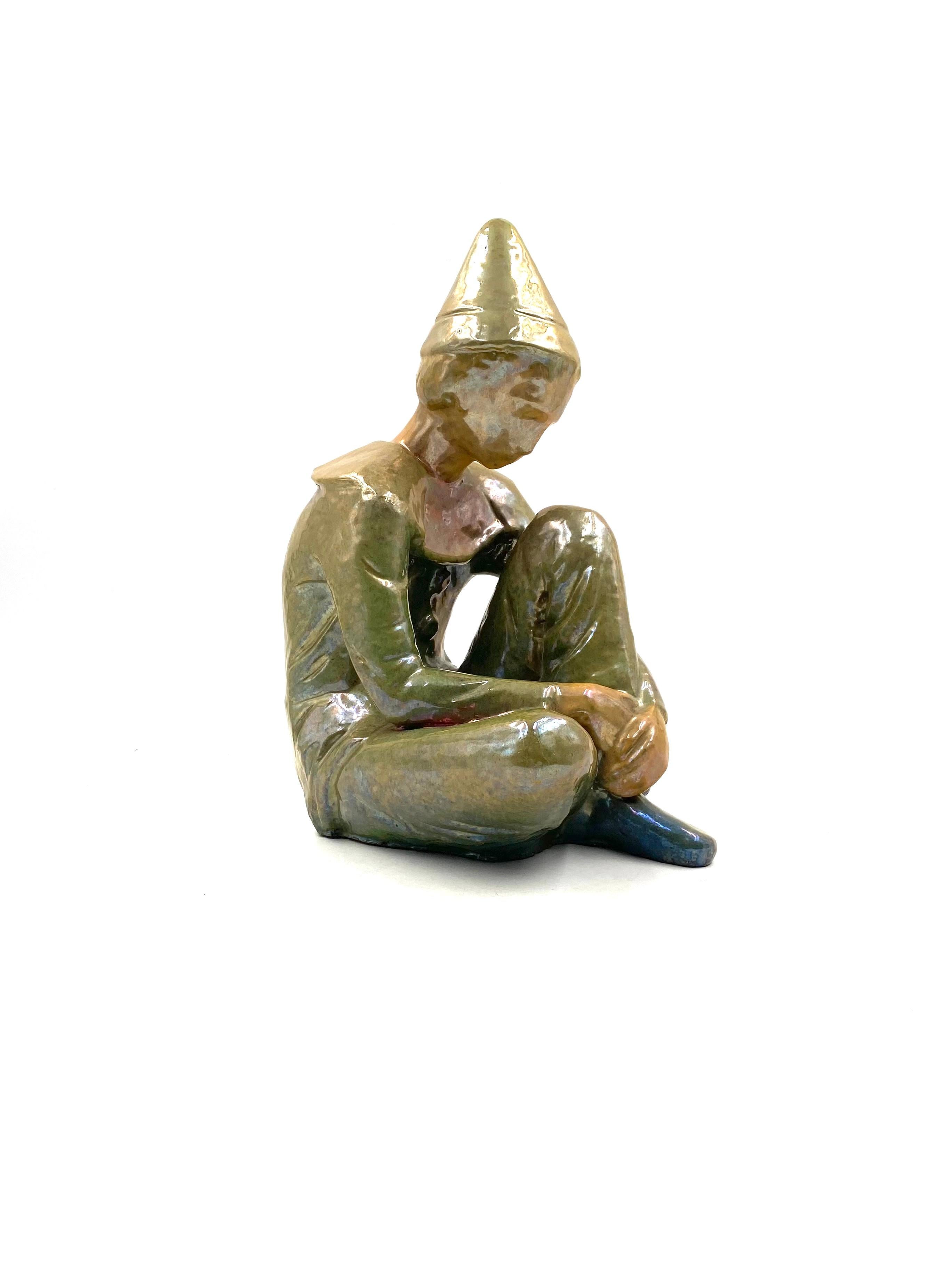 Ceramic green figure of Sitting boy, Giordano Tronconi, Faenza Italy, 1950s For Sale 5