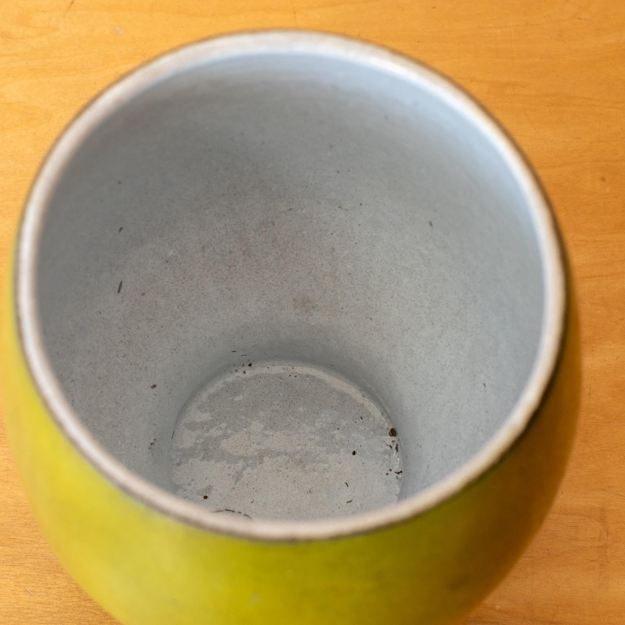Vaso verde in ceramica di Jacques and Dani Ruelland Francia 1960s in vendita 3