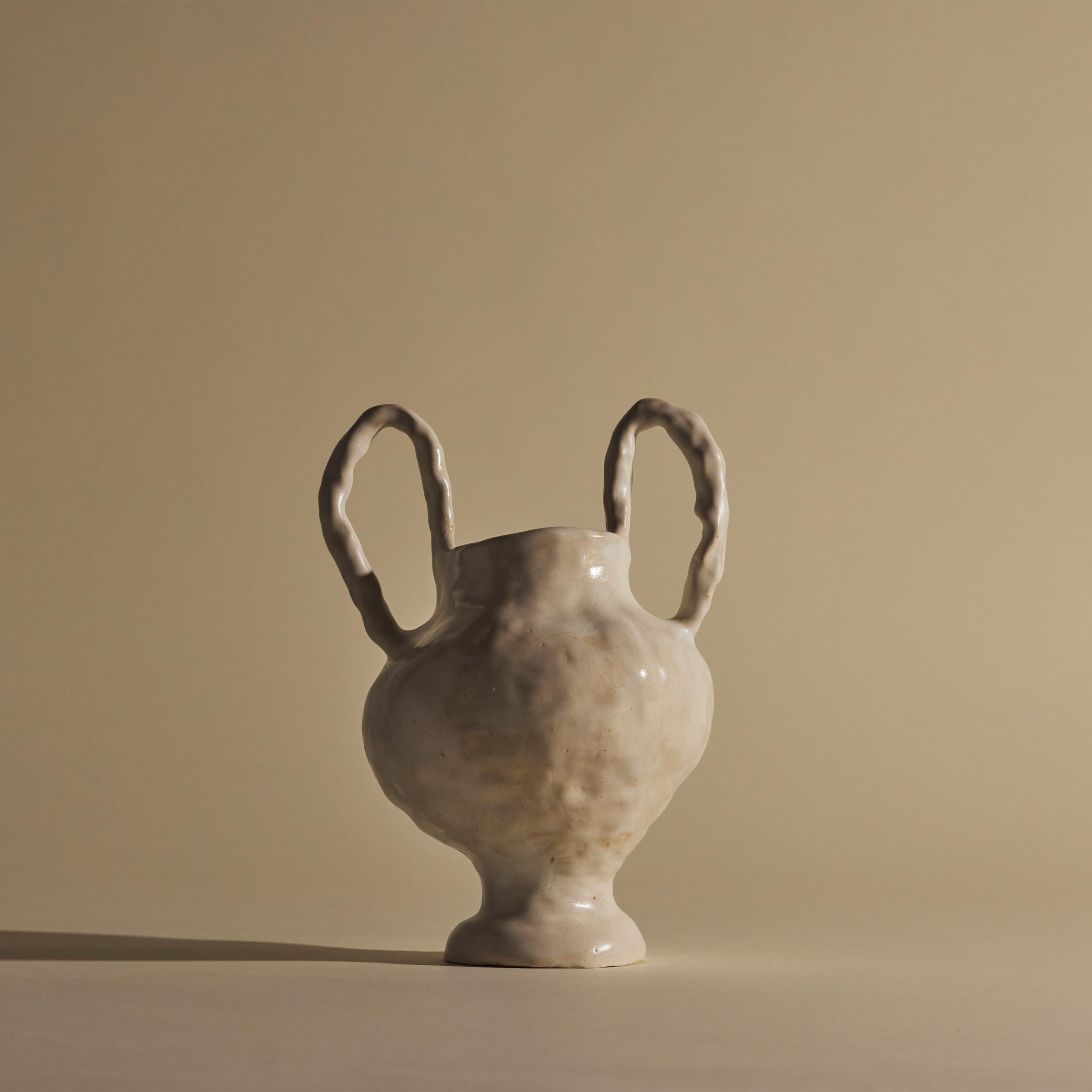 Keramik Handgewickelte Alabaster-Ballett-Vase III (amerikanisch) im Angebot