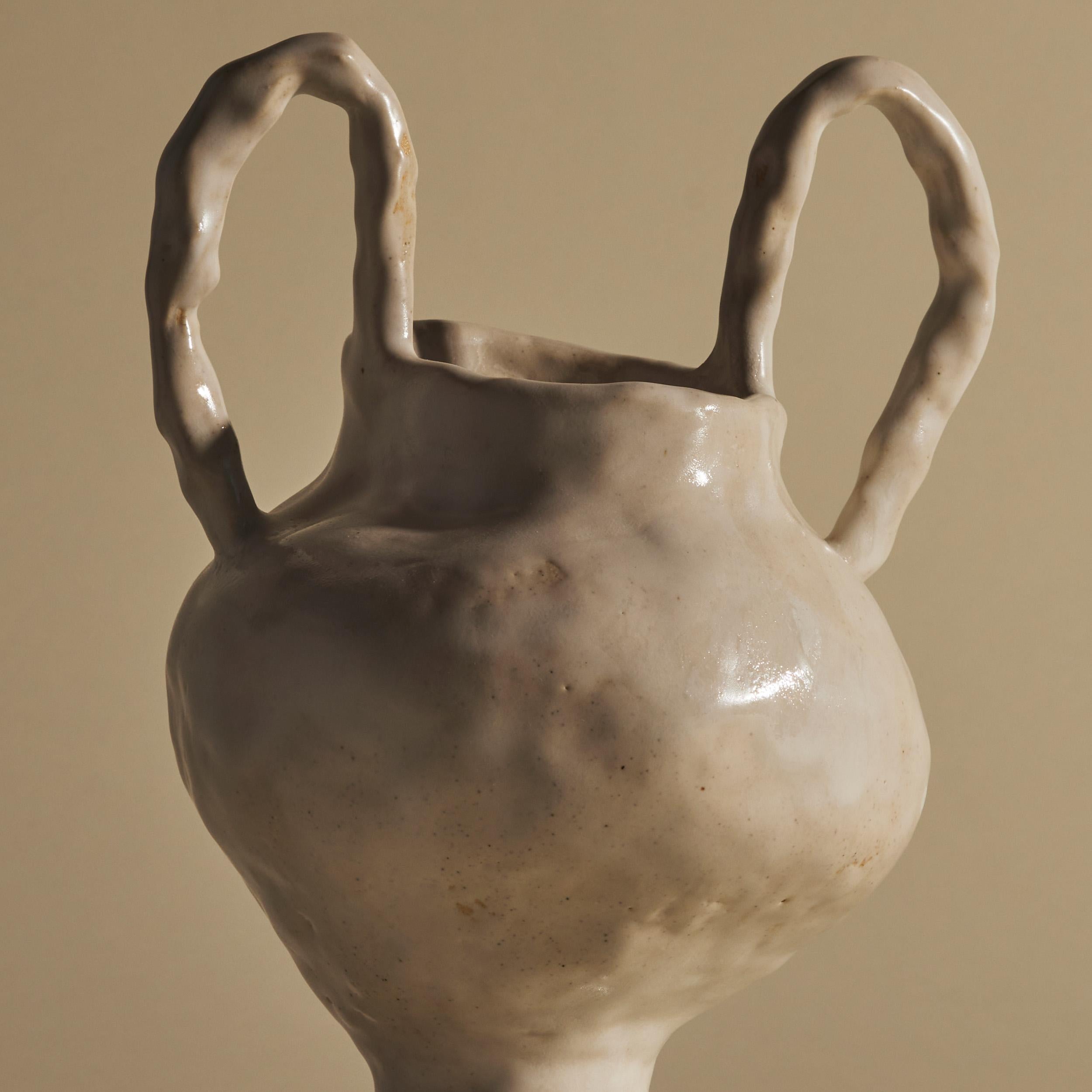 Keramik Handgewickelte Alabaster-Ballett-Vase III (Handgefertigt) im Angebot