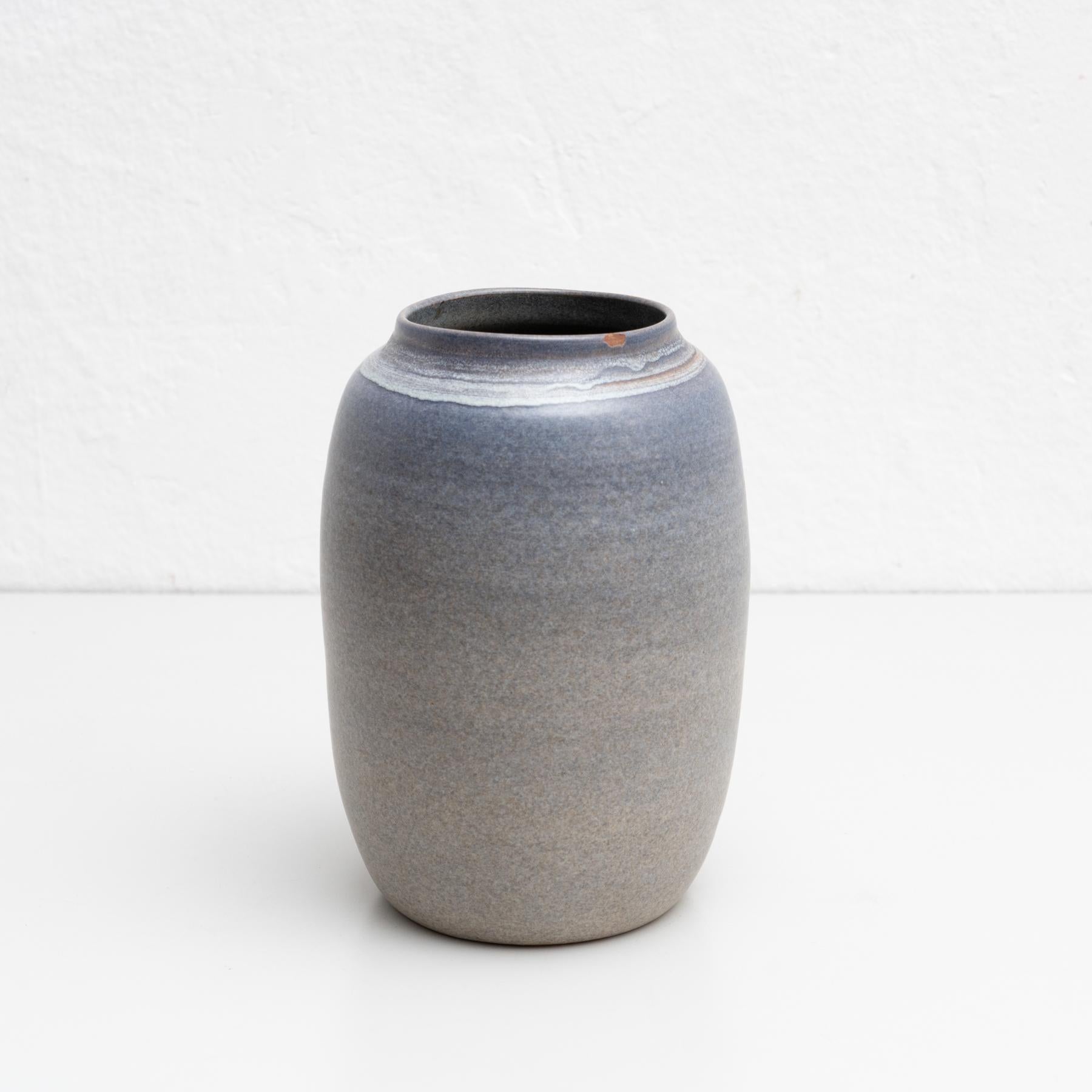 Jarrón de cerámica azul pintado a mano, hacia 1960 Español en venta