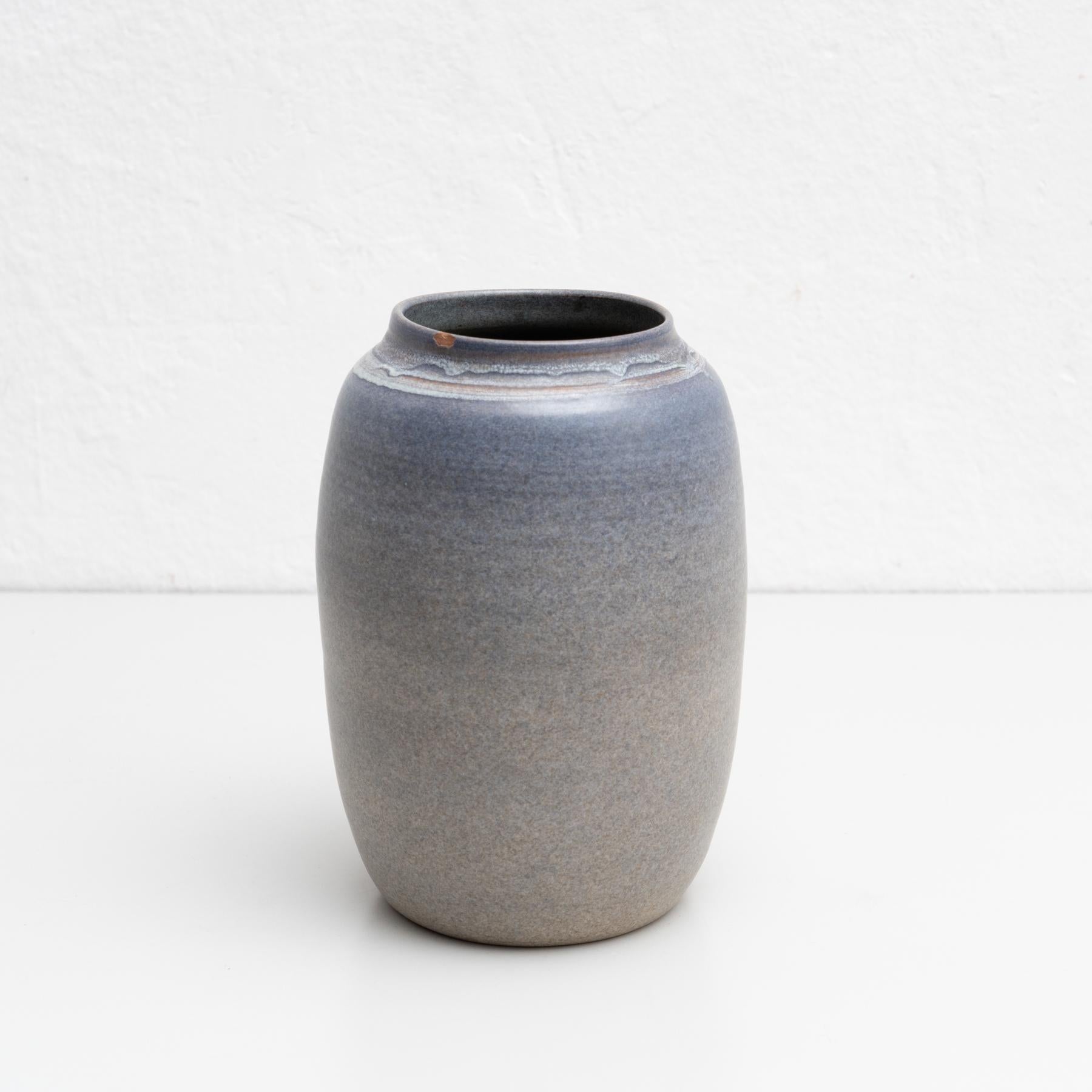 Jarrón de cerámica azul pintado a mano, hacia 1960 en Bueno estado para la venta en Barcelona, ES