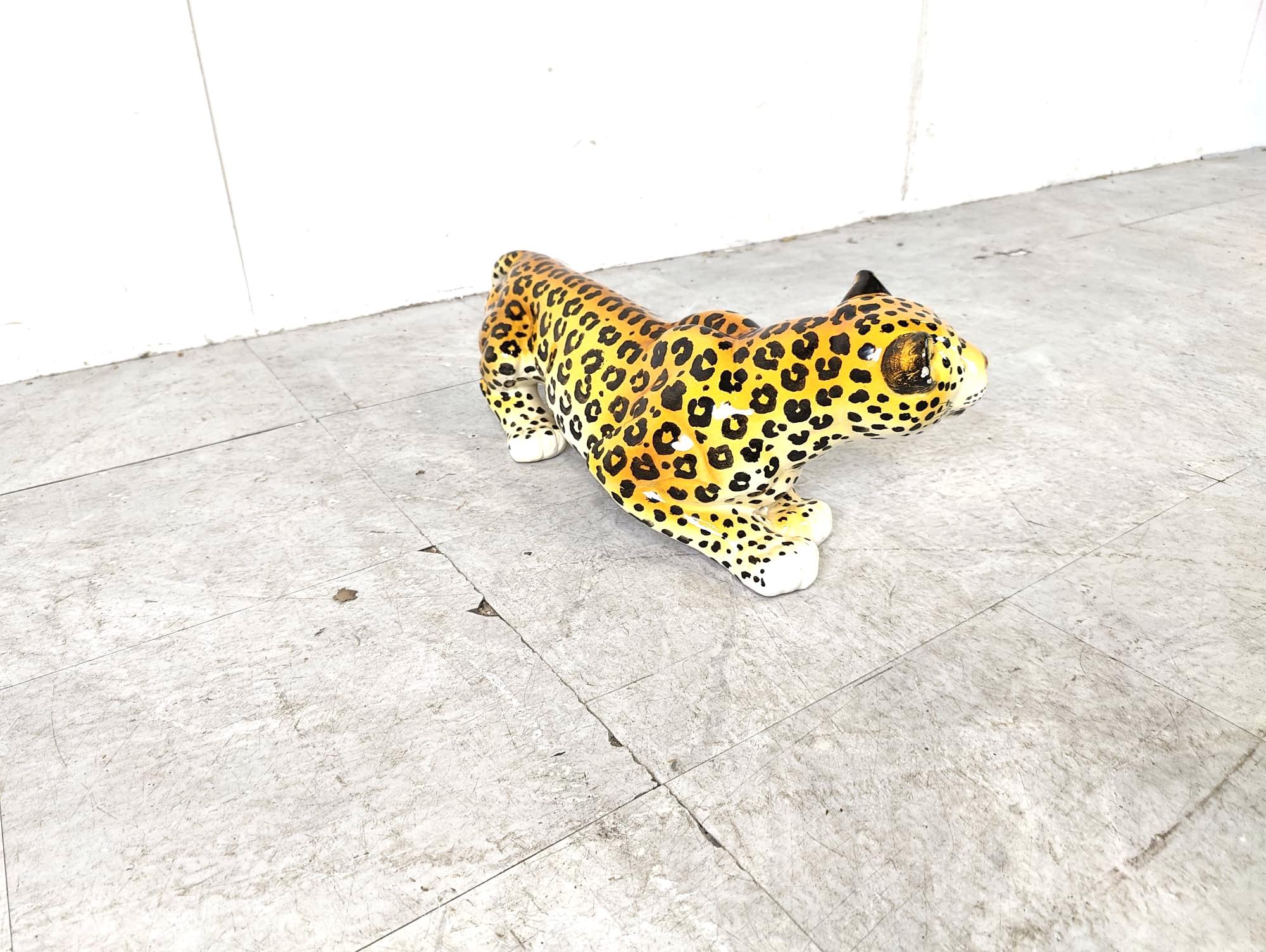 Leopardo de cerámica pintado a mano, años 60 Italia Cerámico en venta