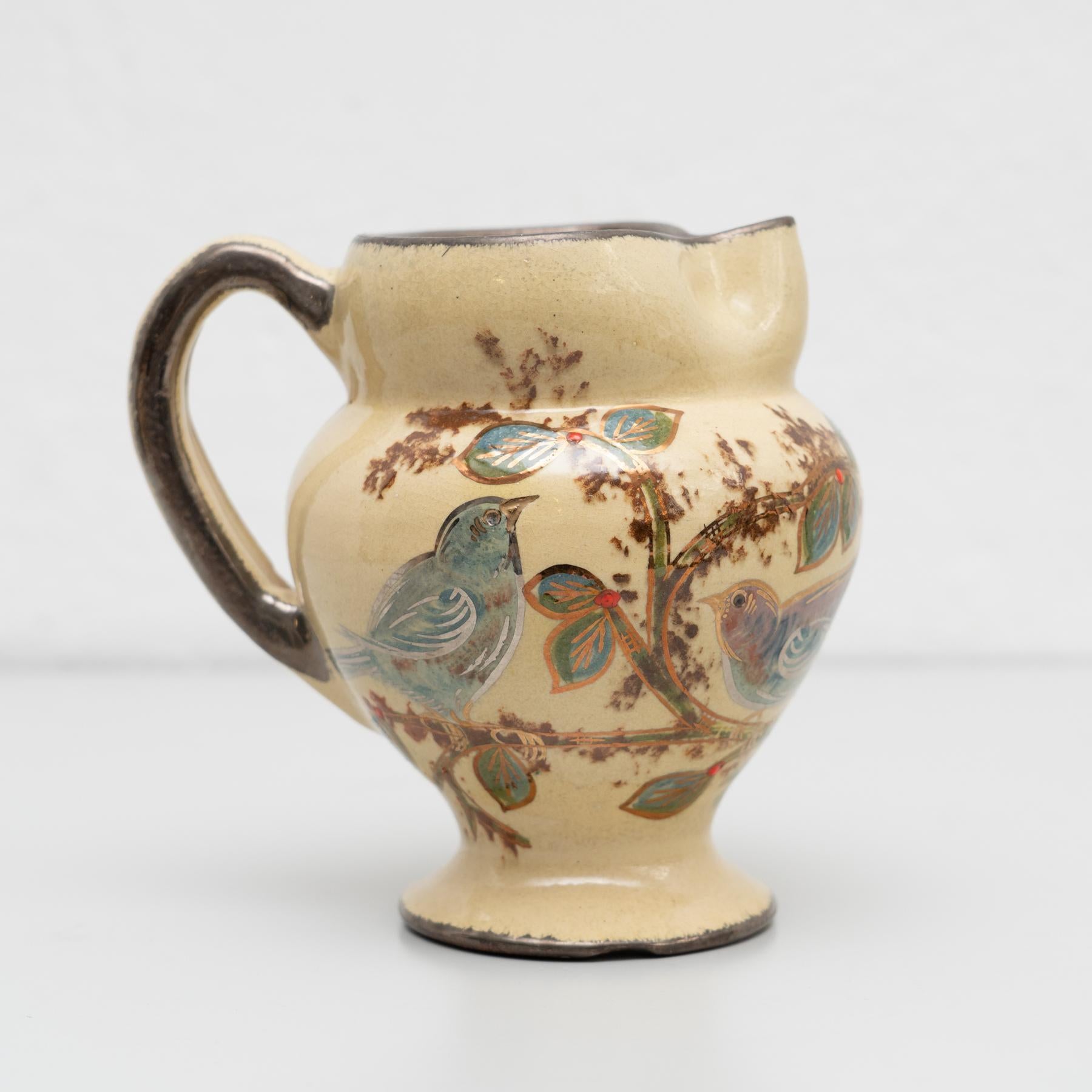 Vase en céramique peint à la main par l'artiste catalan Diaz Costa, vers 1960.  Fabriqué en Espagne.  Signé.    En état d'origine, avec de légères usures dues à l'âge et à l'utilisation, préservant une belle patine.