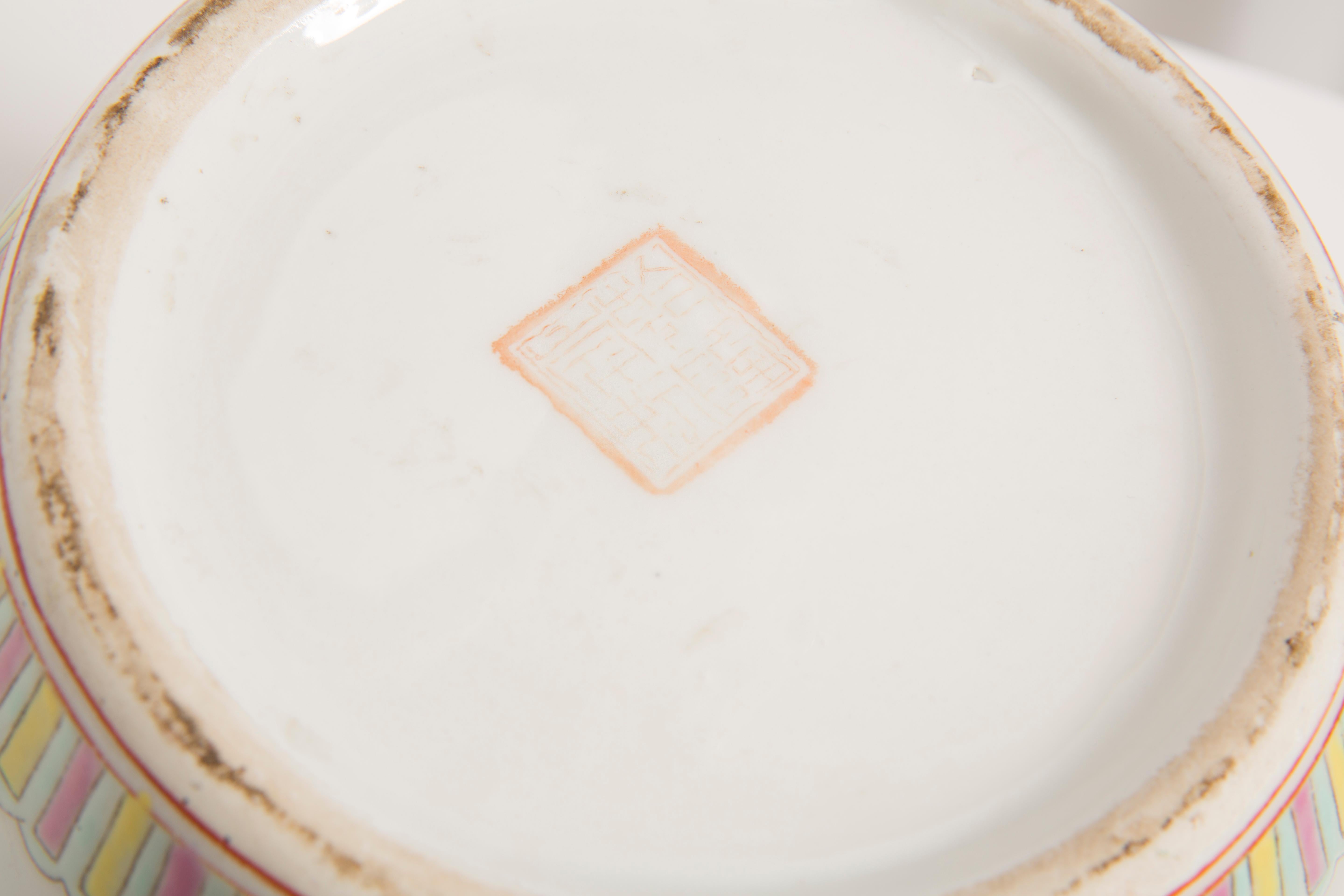 Vaso portacaramelle in ceramica dipinto a mano, XX secolo, Europa, anni '60 in vendita 4
