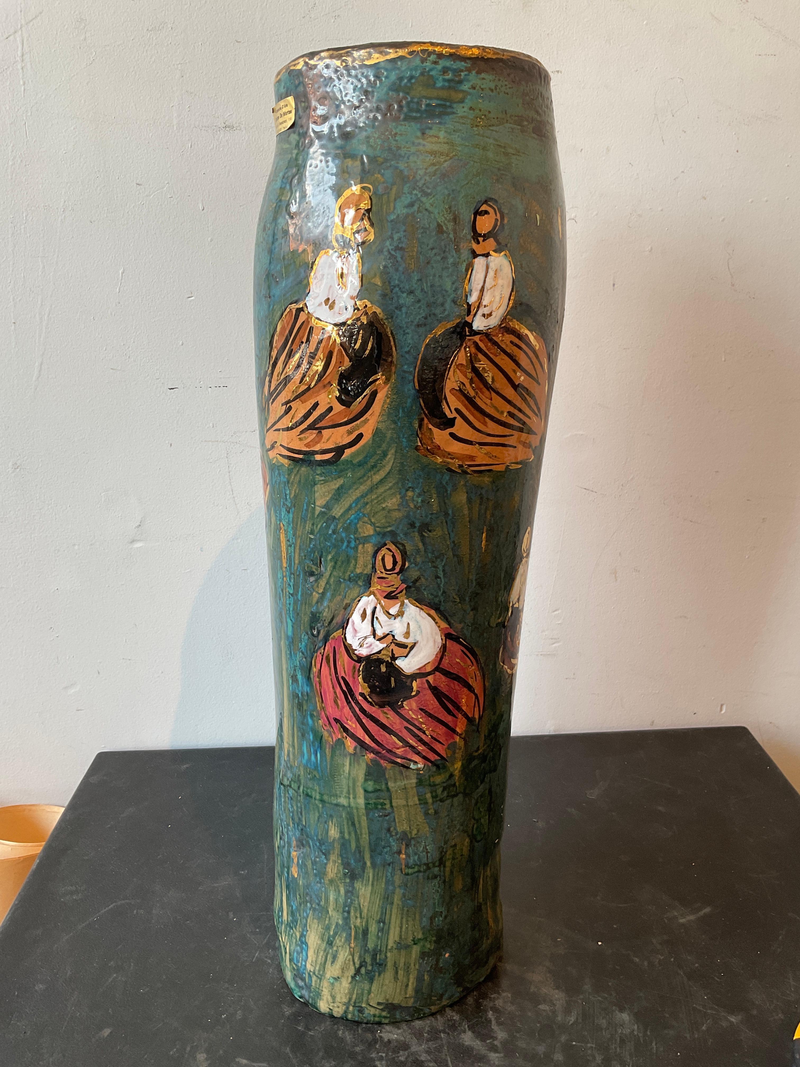 Vaso di donne in ceramica dipinto a mano di Dolores De Murtas In condizioni buone in vendita a Tarrytown, NY