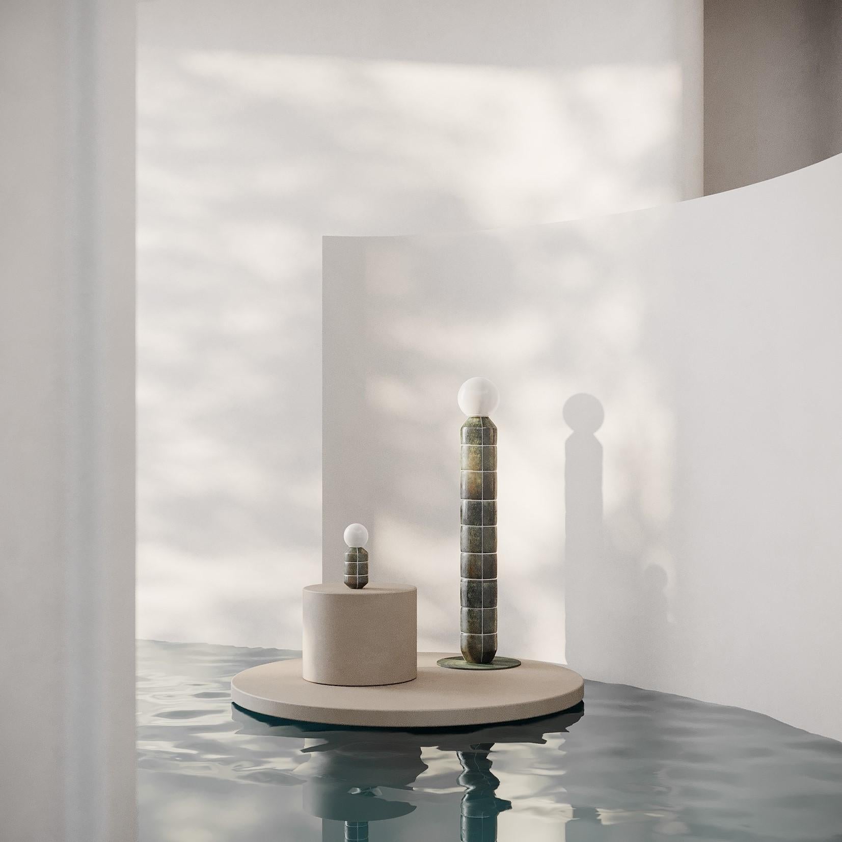 Céramique Lampadaire artisanal Navazi, poterie moderne avec verre opaque en vente