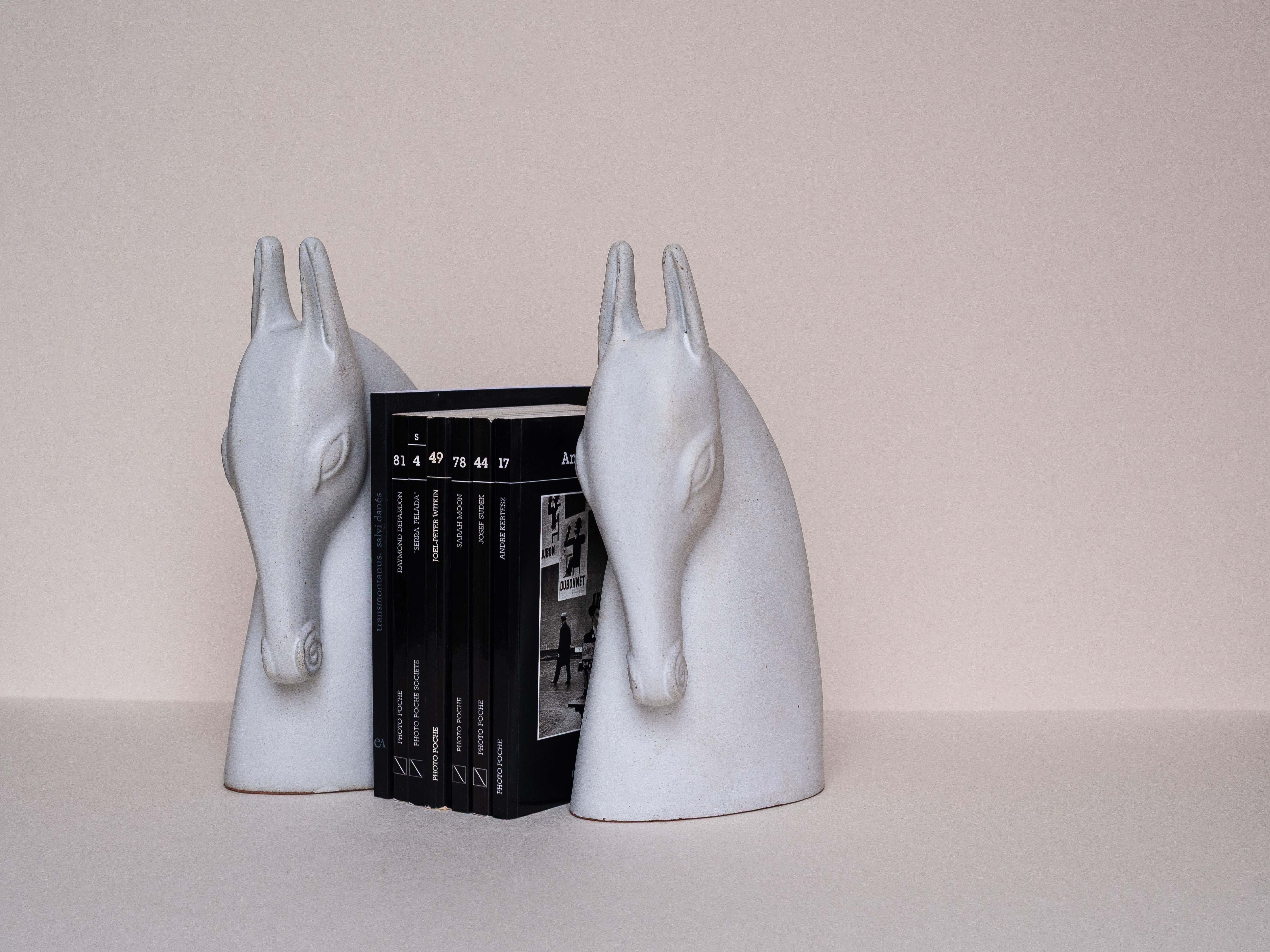 Serre-livres en céramique pour chevaux - Paire de sculptures d'animaux par Anette Edmark - années 1990 en vente 7
