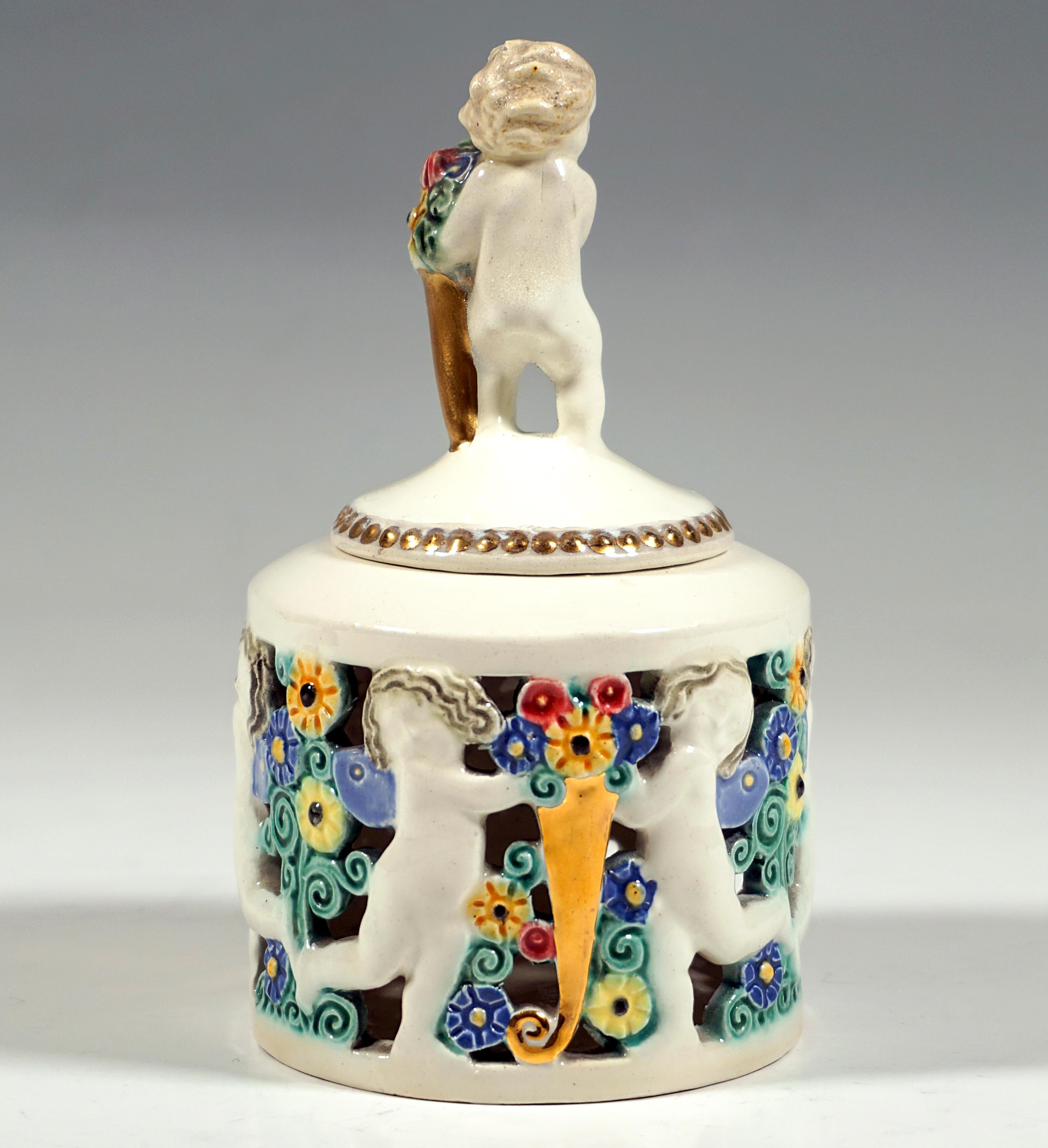 Keramik-Tintenfass mit Putten von Michael Powolny, Wiener Keramik, 1910-1912 (Art nouveau)