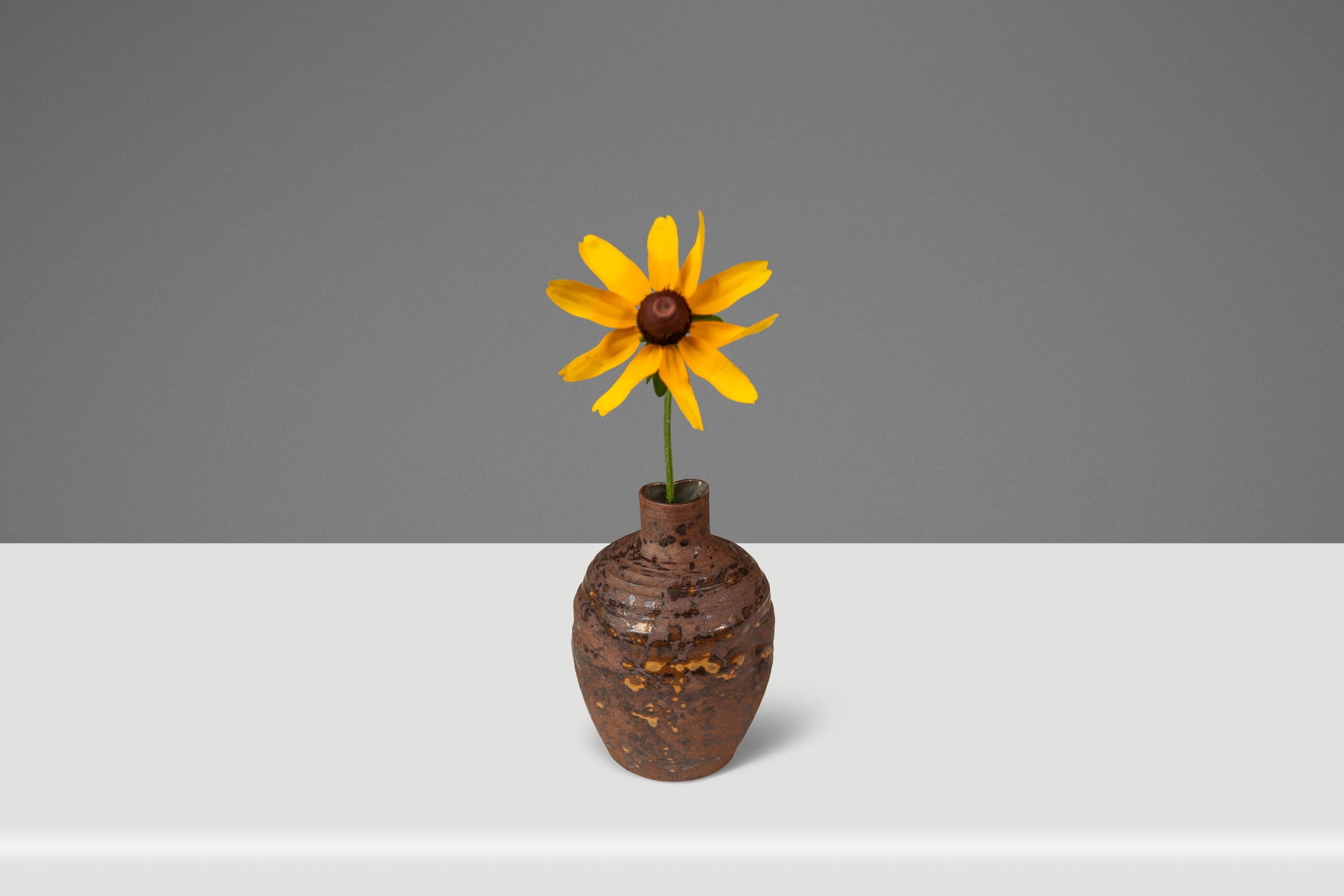 Giapponese Vaso da fiori in ceramica giapponese Shigaraki Yaki Ikebana, Giappone, 1960 ca. in vendita