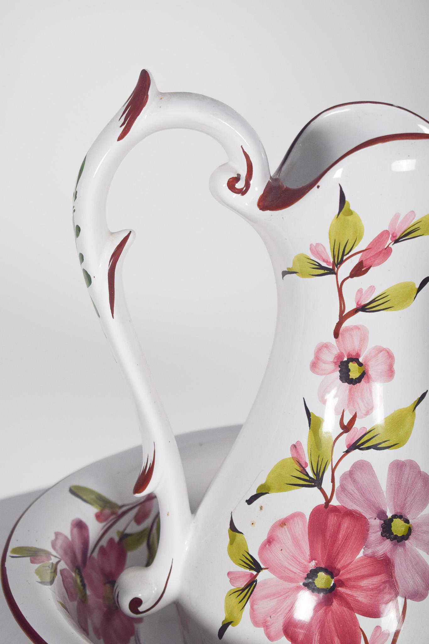 Keramikkrug und Basin Polychrome Dekoration (Moderne der Mitte des Jahrhunderts) im Angebot