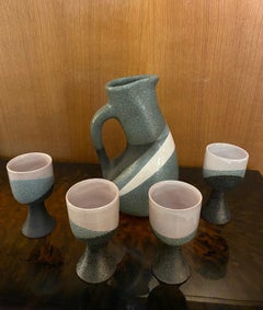 Pichet et ensemble de quatre tasses en céramique par Gilbert Valentin, France, années 1950