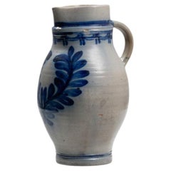 Brocca antica in ceramica belga, finitura smaltata, design funzionale
