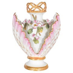 Pichet en céramique décoré de coquillages polychromes