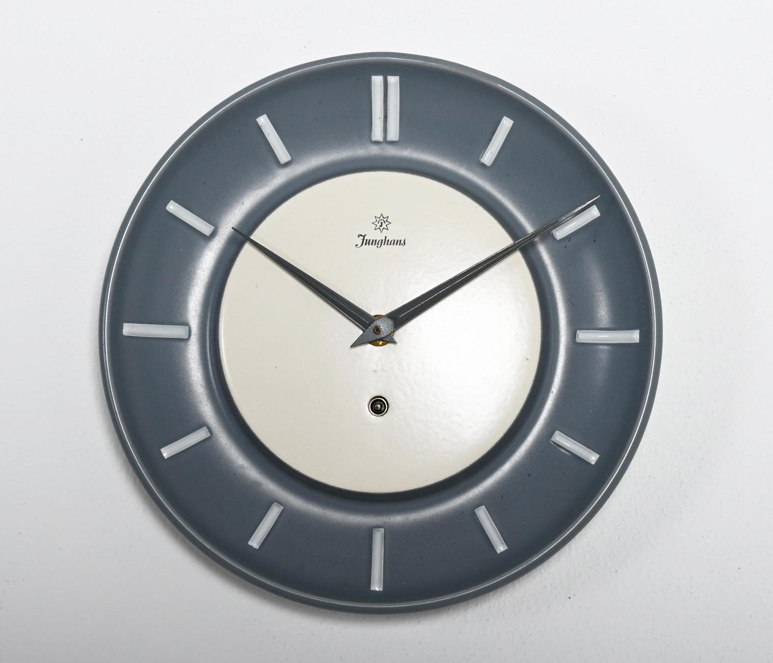 Mid-Century Modern Horloge murale Junghans en céramique en vente