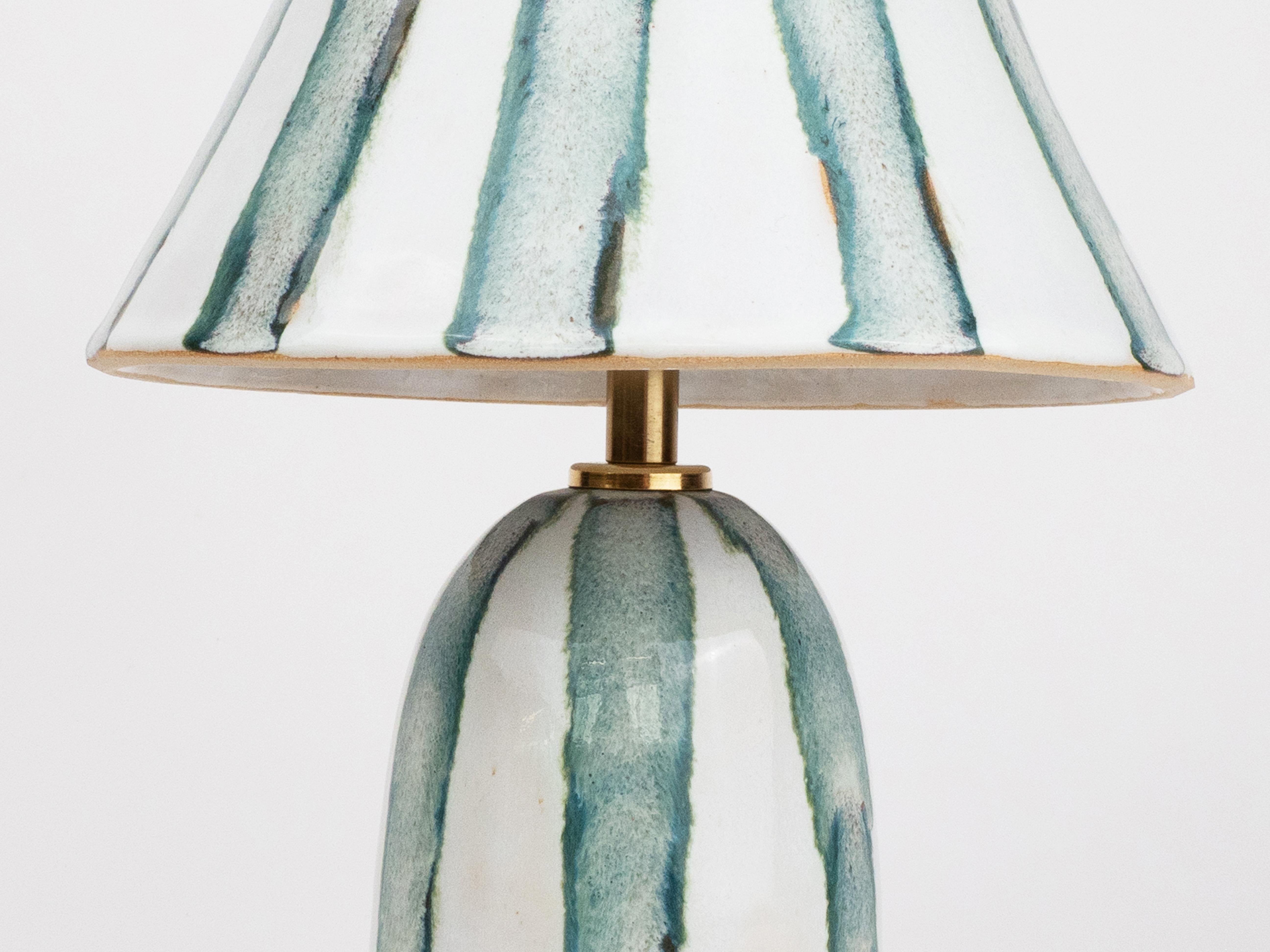 Européen Lampe et abat-jour en céramique - rayures dépolies en vente