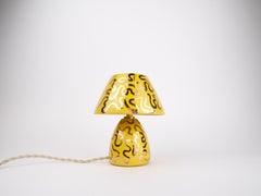 Lámpara y Pantalla de Cerámica Dorada y Amarilla