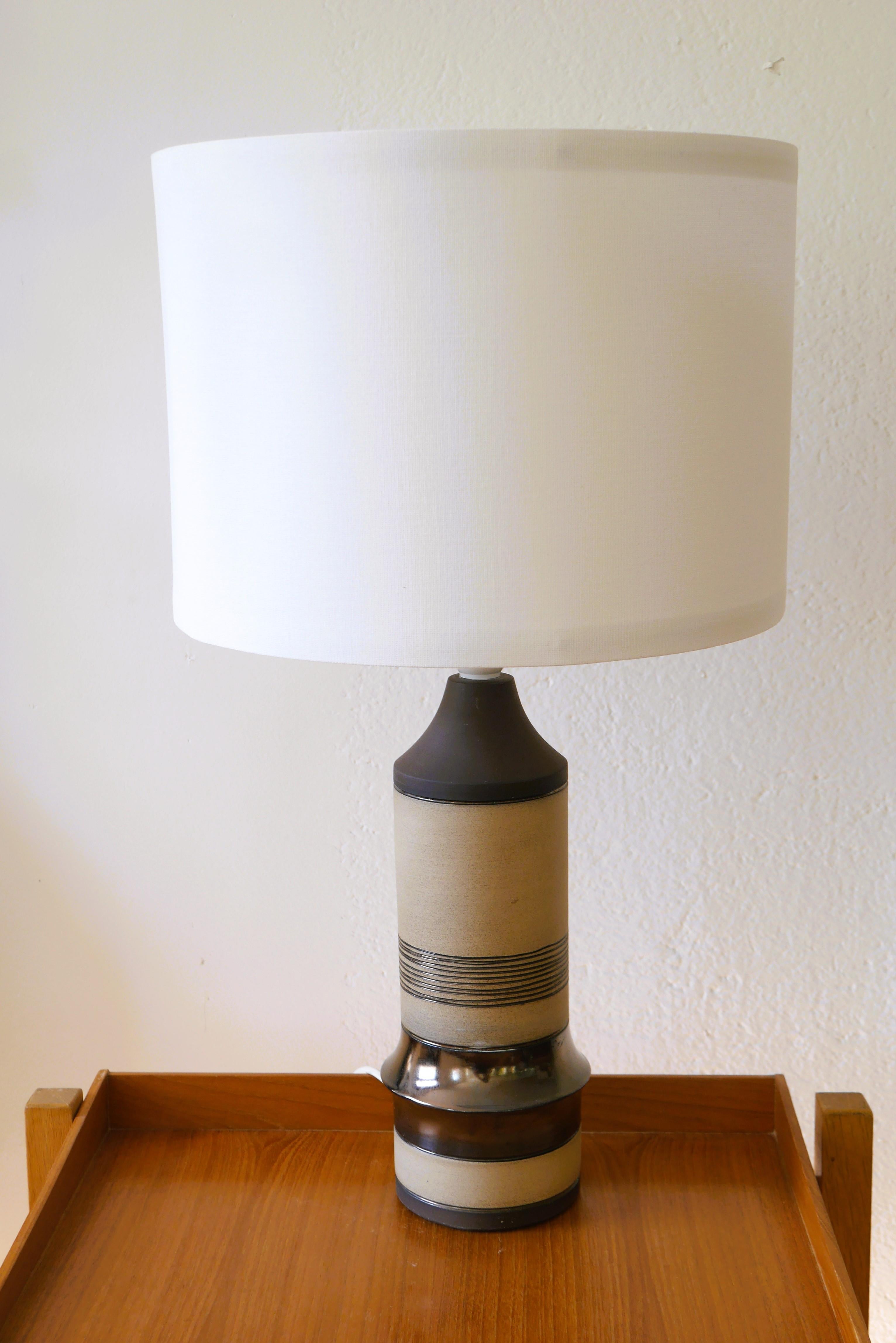 A beautiful and big ceramic lamp, known as 