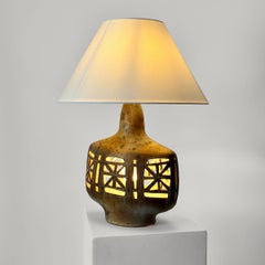 Ceramic lamp by Agnes Escala