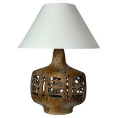 Ceramic lamp by Agnes Escala