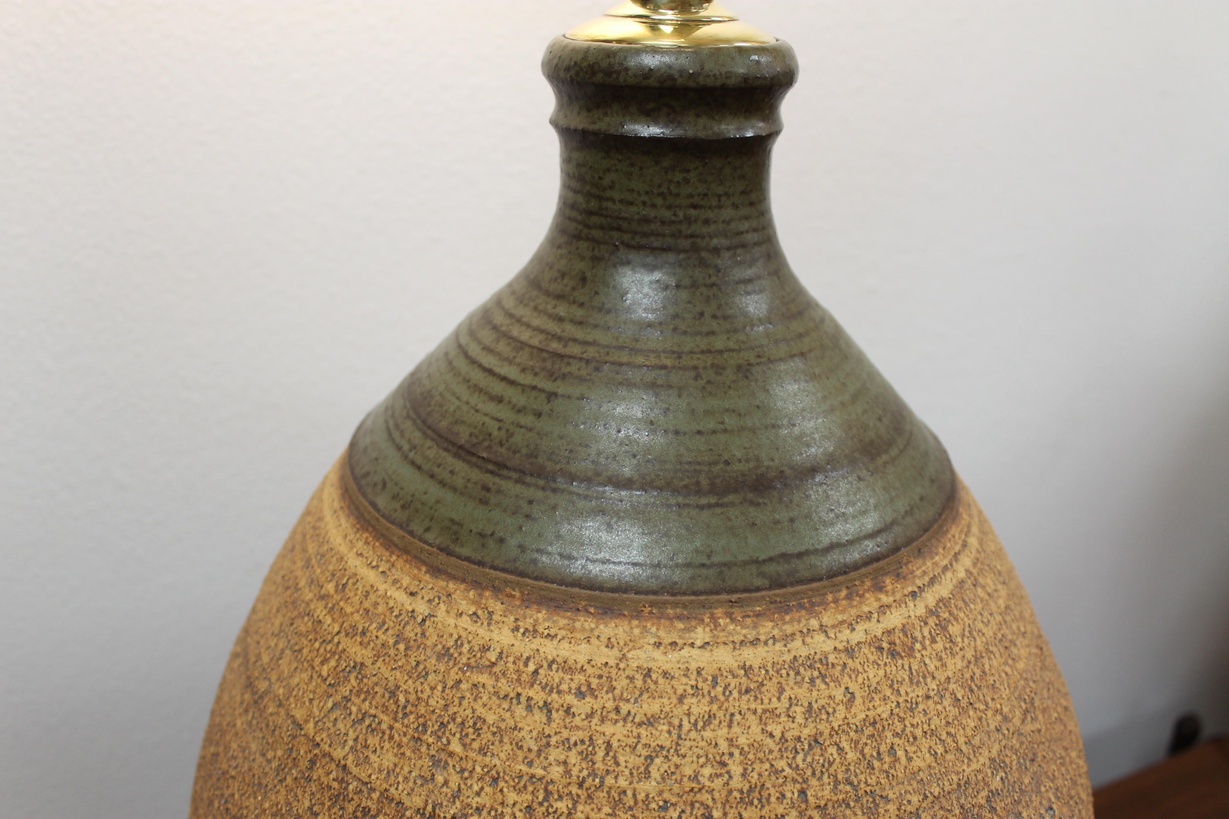 Mid-Century Modern Lampe en grès de Bob Kinzie pour la Affiliated Craftsmen Lamp Company en vente