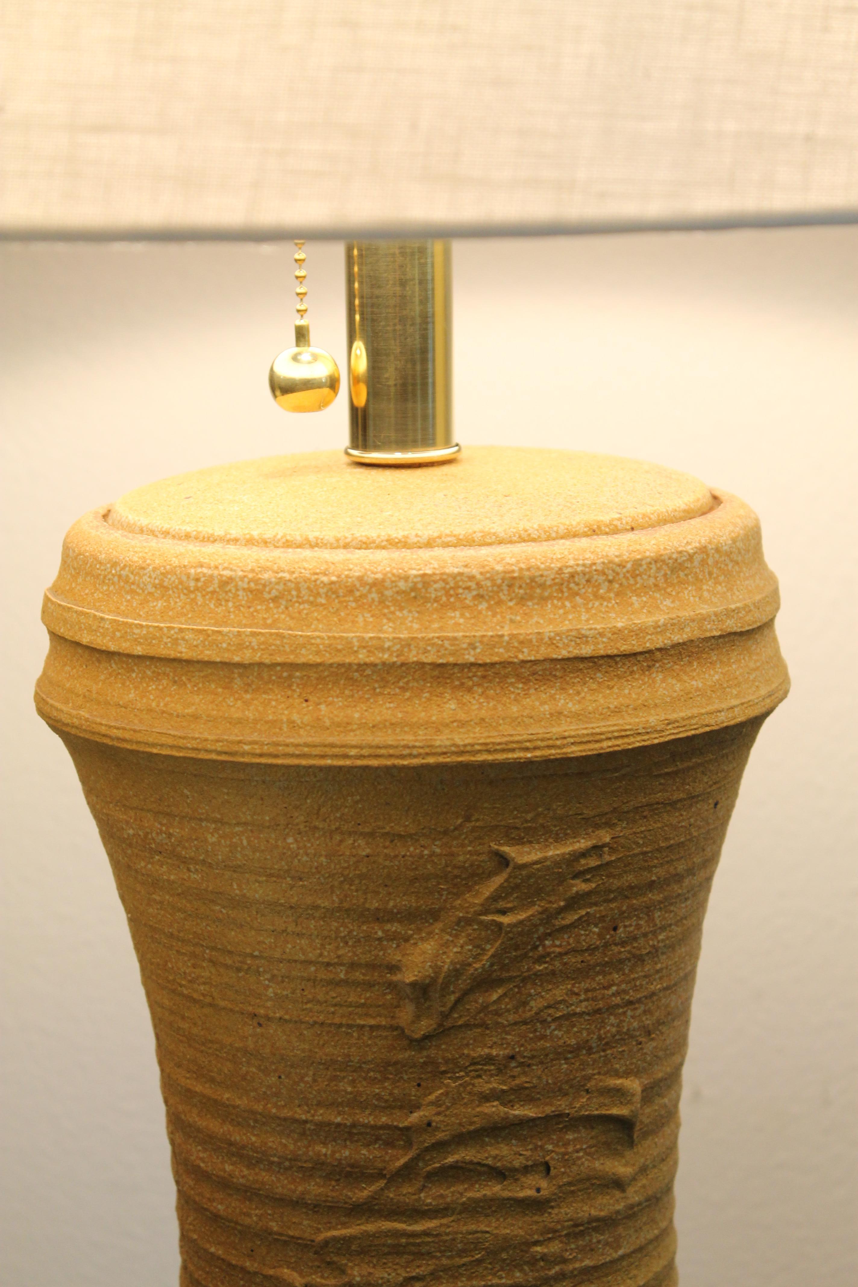 Lámpara de gres de Bob Kinzie para la Affiliated Craftsmen Lamp Company finales del siglo XX en venta