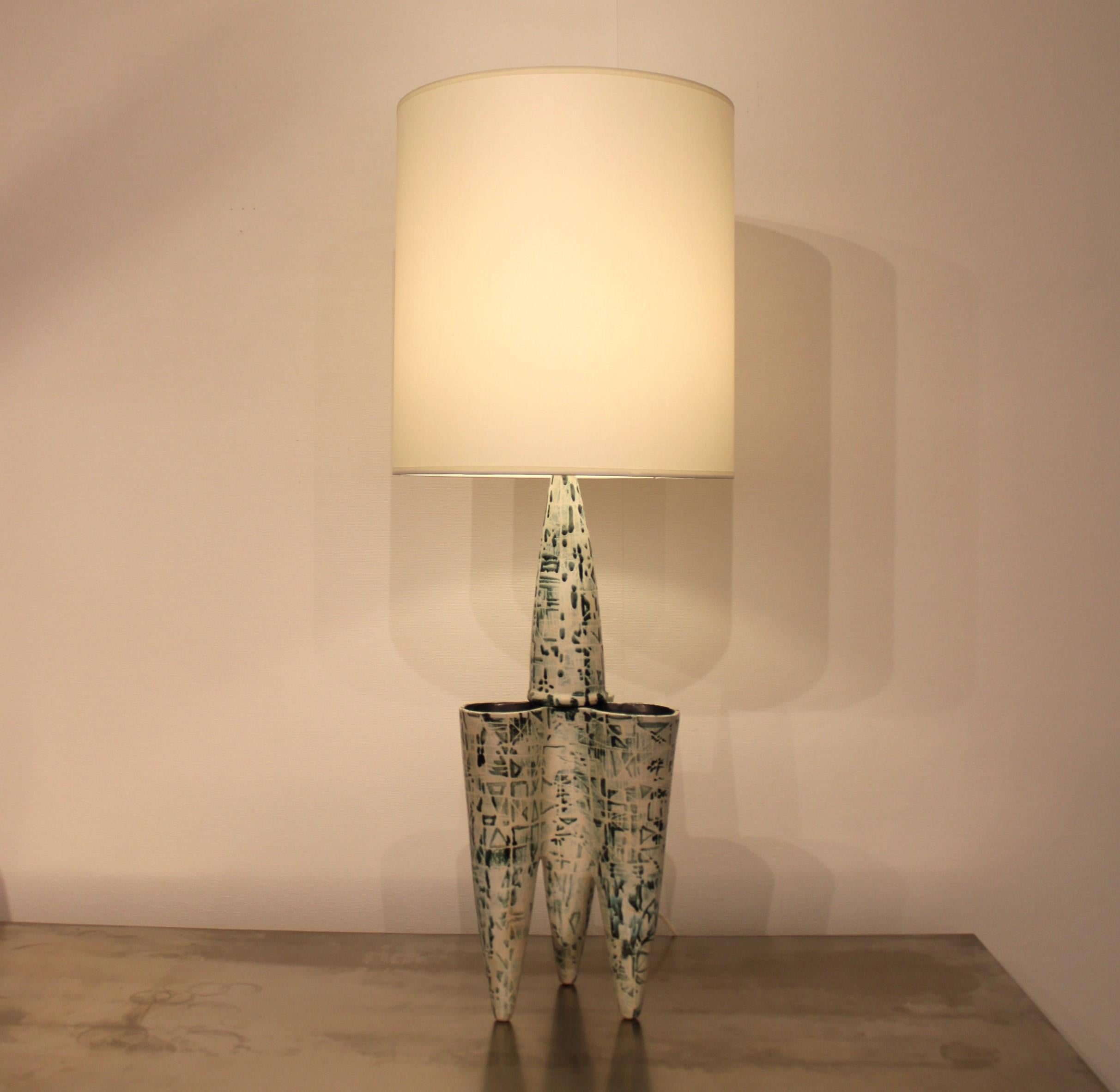 Robert Bonfil (1886-1972)
Ceramic tripod lamp 
Signed 