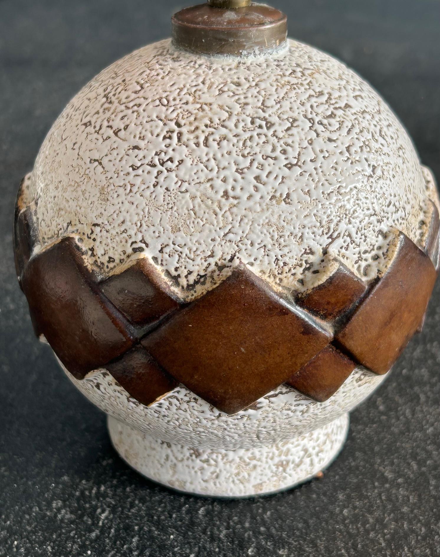 Art déco Lampe en céramique datant des années 1930. en vente