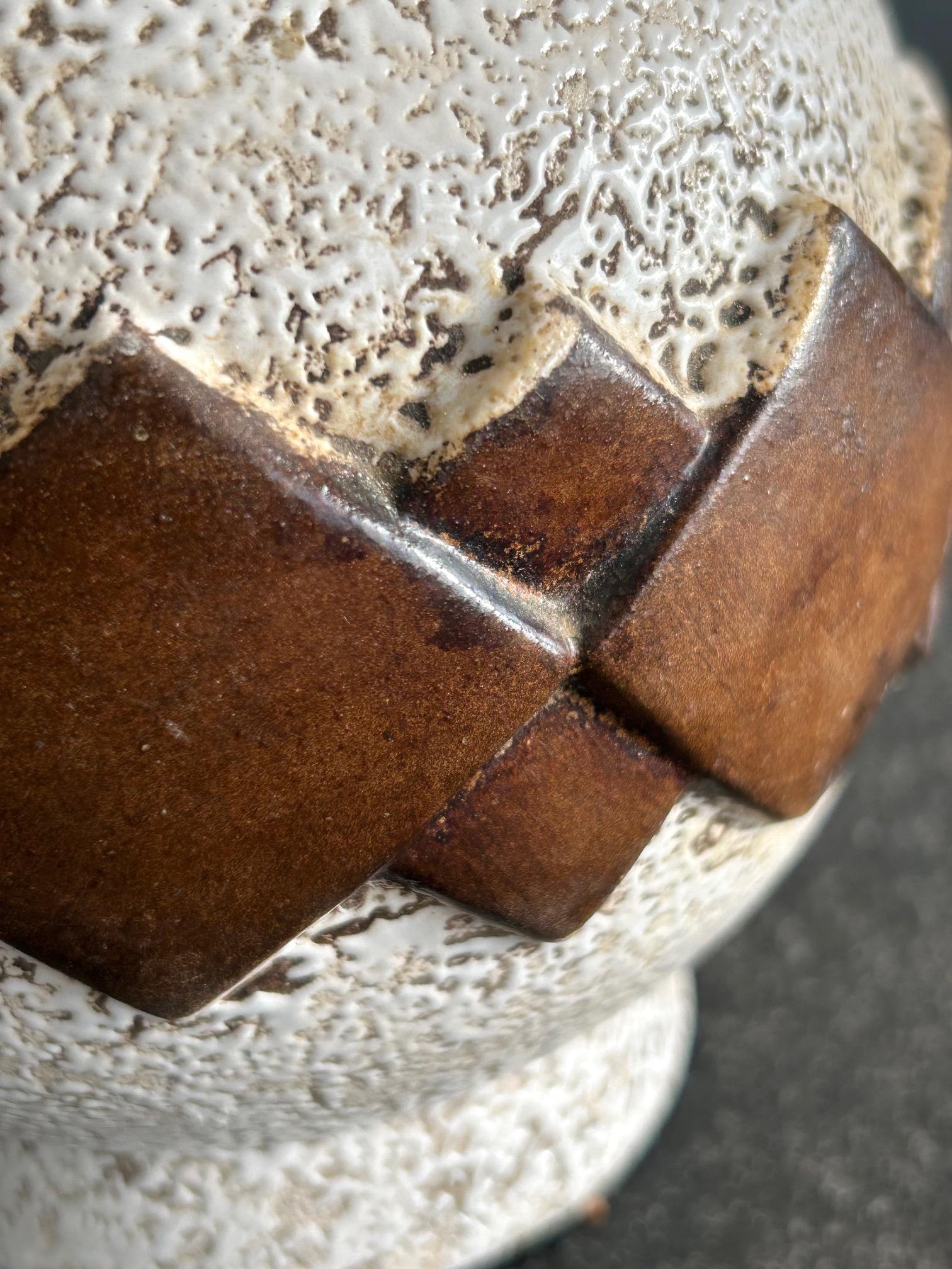 Français Lampe en céramique datant des années 1930. en vente