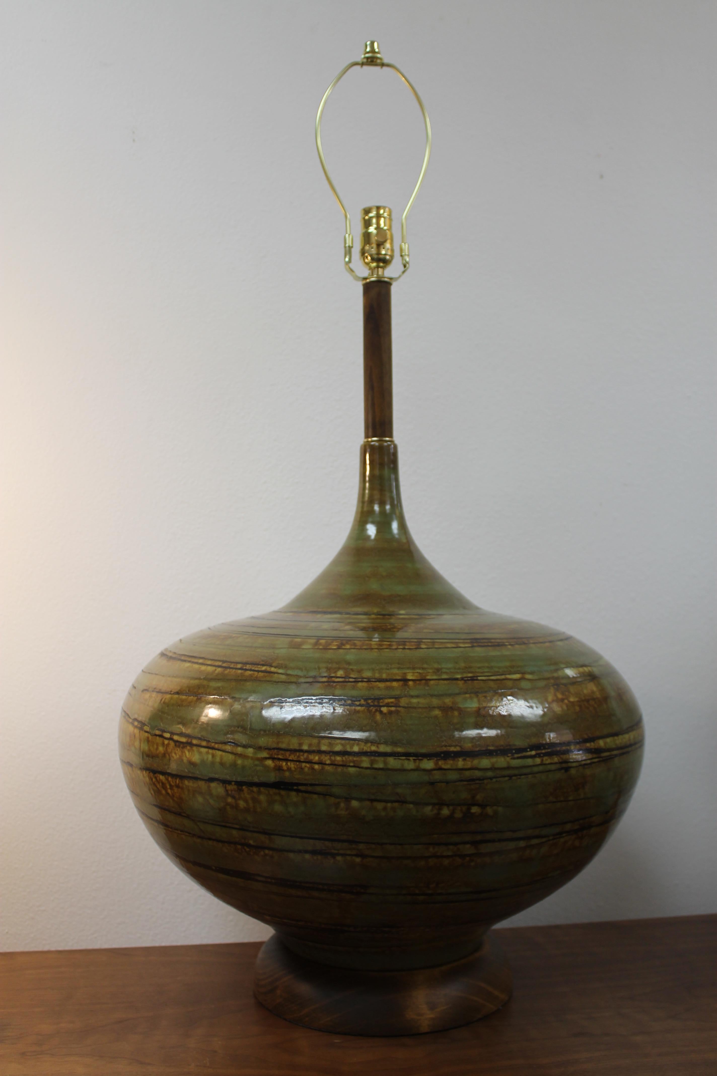Mid-Century Modern Ceramic Swirl Pattern Lamp