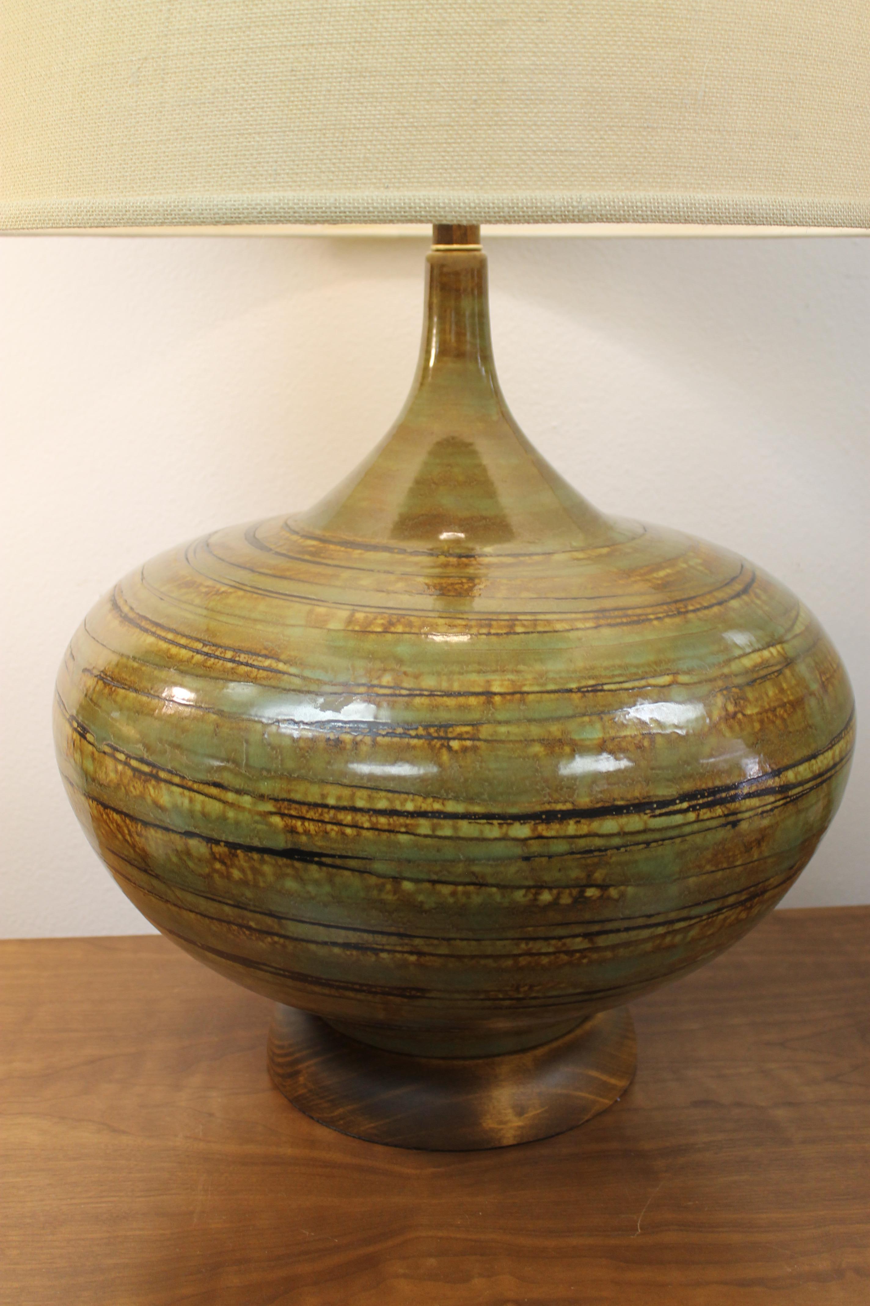 American Ceramic Swirl Pattern Lamp