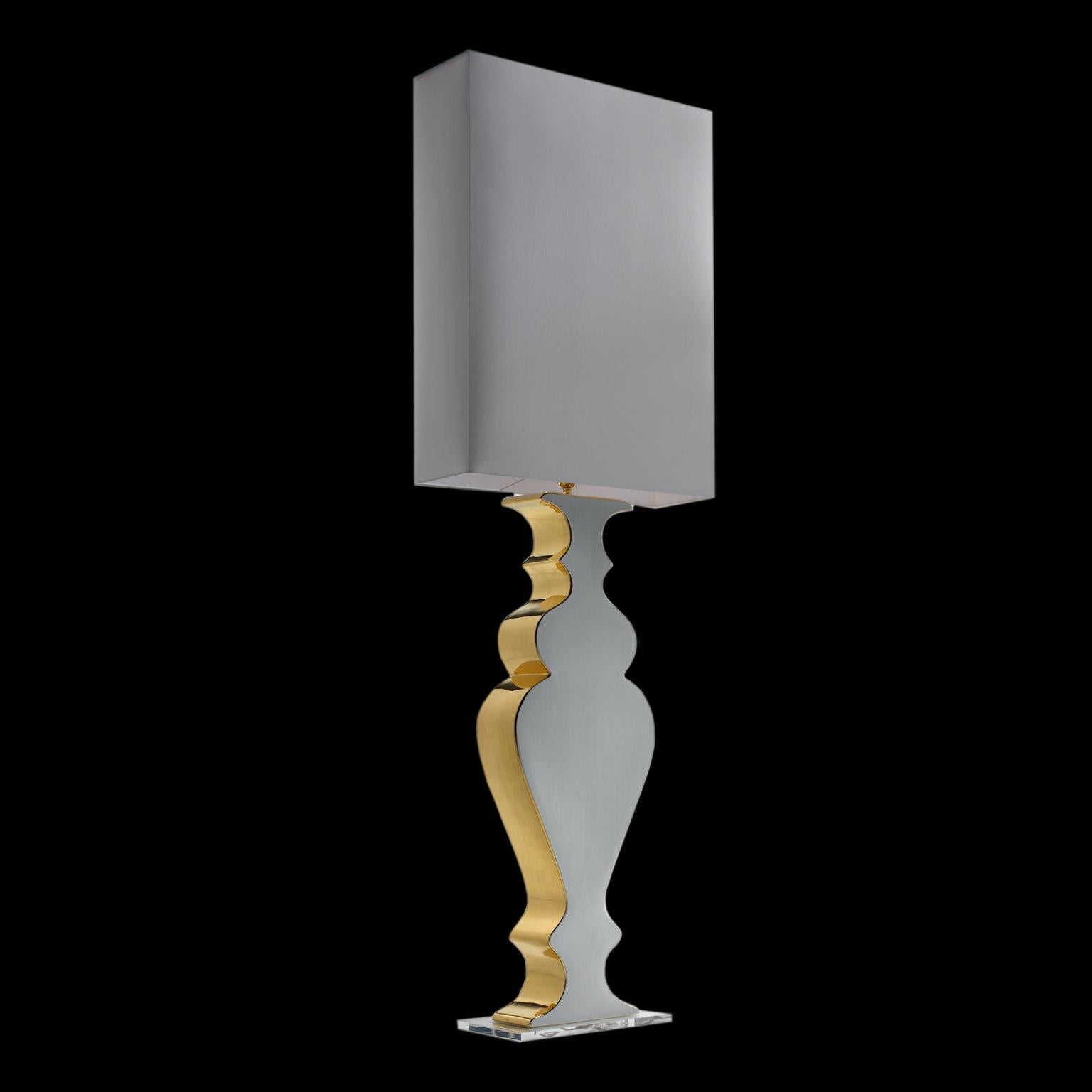 Ceramic lamp GRACE 80 sides handcrafted in 24-karat gold 
with front+back finished in white enamel with cotton lampshade

cod. SA002
measures: H. 184.0 cm. x 60.0 cm. x 20.0 cm.