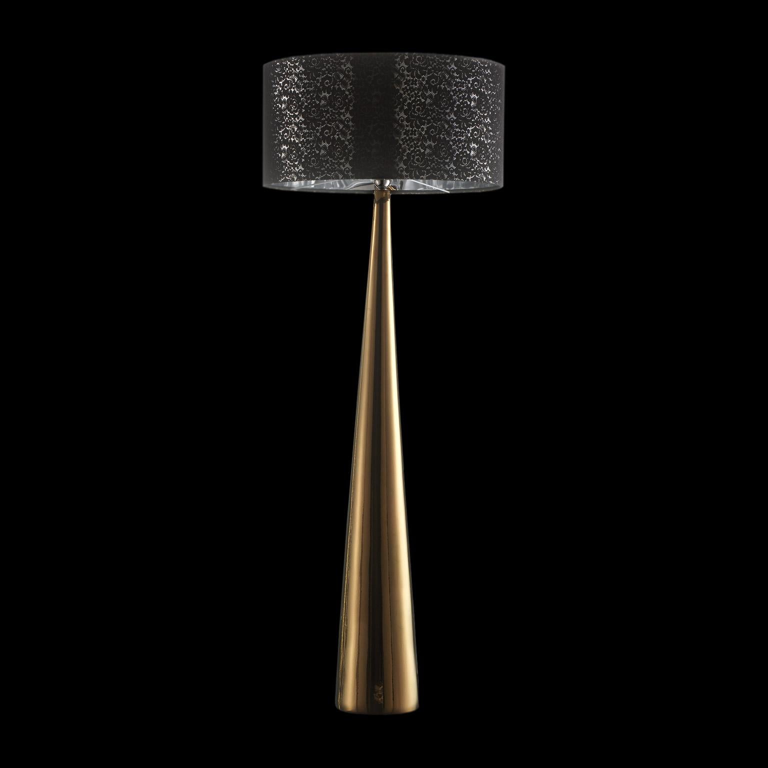 Ceramic lamp NOOR handcrafted in bronze with cotton lace lampshade

cod. LC003 
measures: Height 180.0 cm. - diameter 60.0 cm.