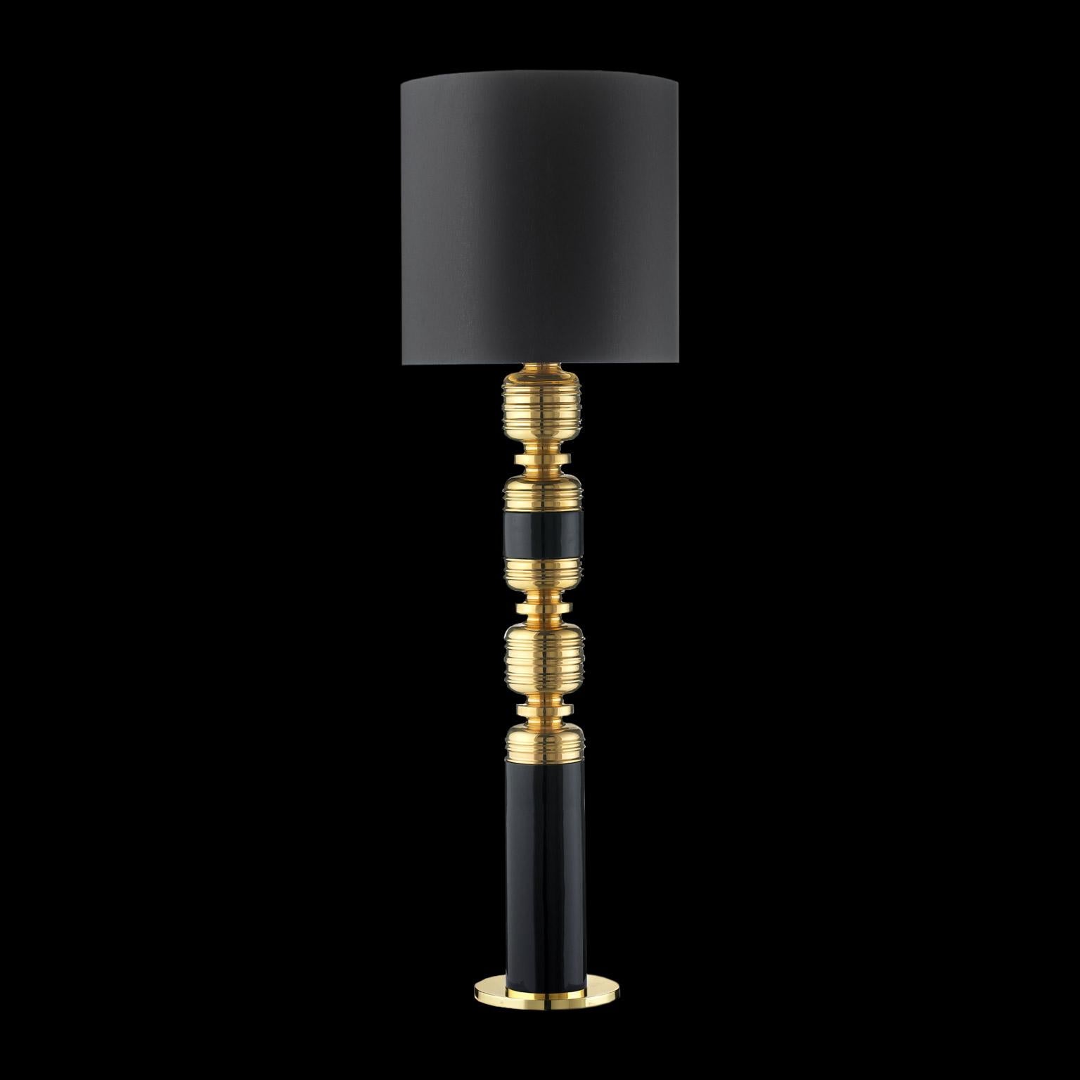 Ceramic lamp THEA 5 handcrafted in 24-karat gold 
with black enamel with cotton lampshade

cod. LT005
measures: H. 155.0 cm. Dm. 40.0 cm.