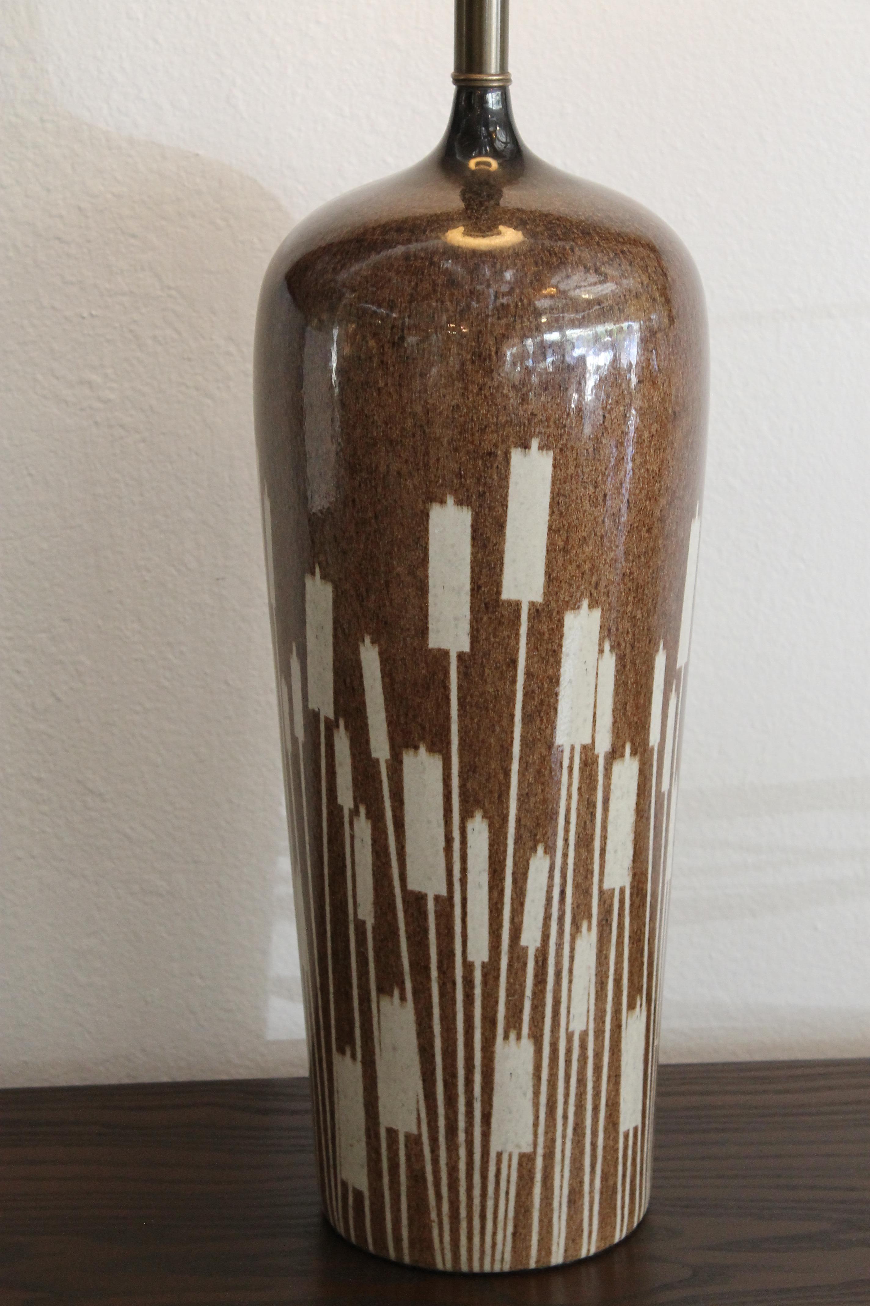 Late 20th Century Ceramic Lamp with Cattail Pattern For Sale