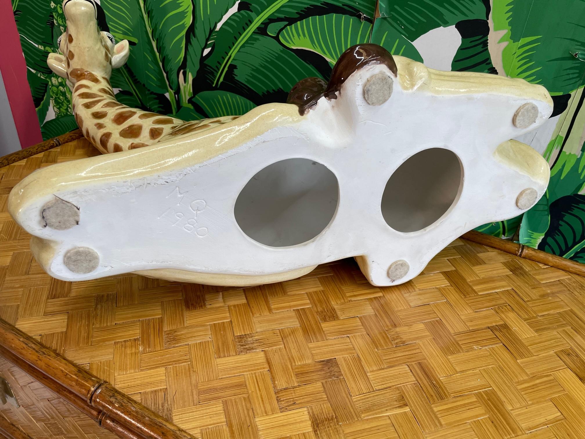 Große sitzende Giraffenstatue aus Keramik im Angebot 3