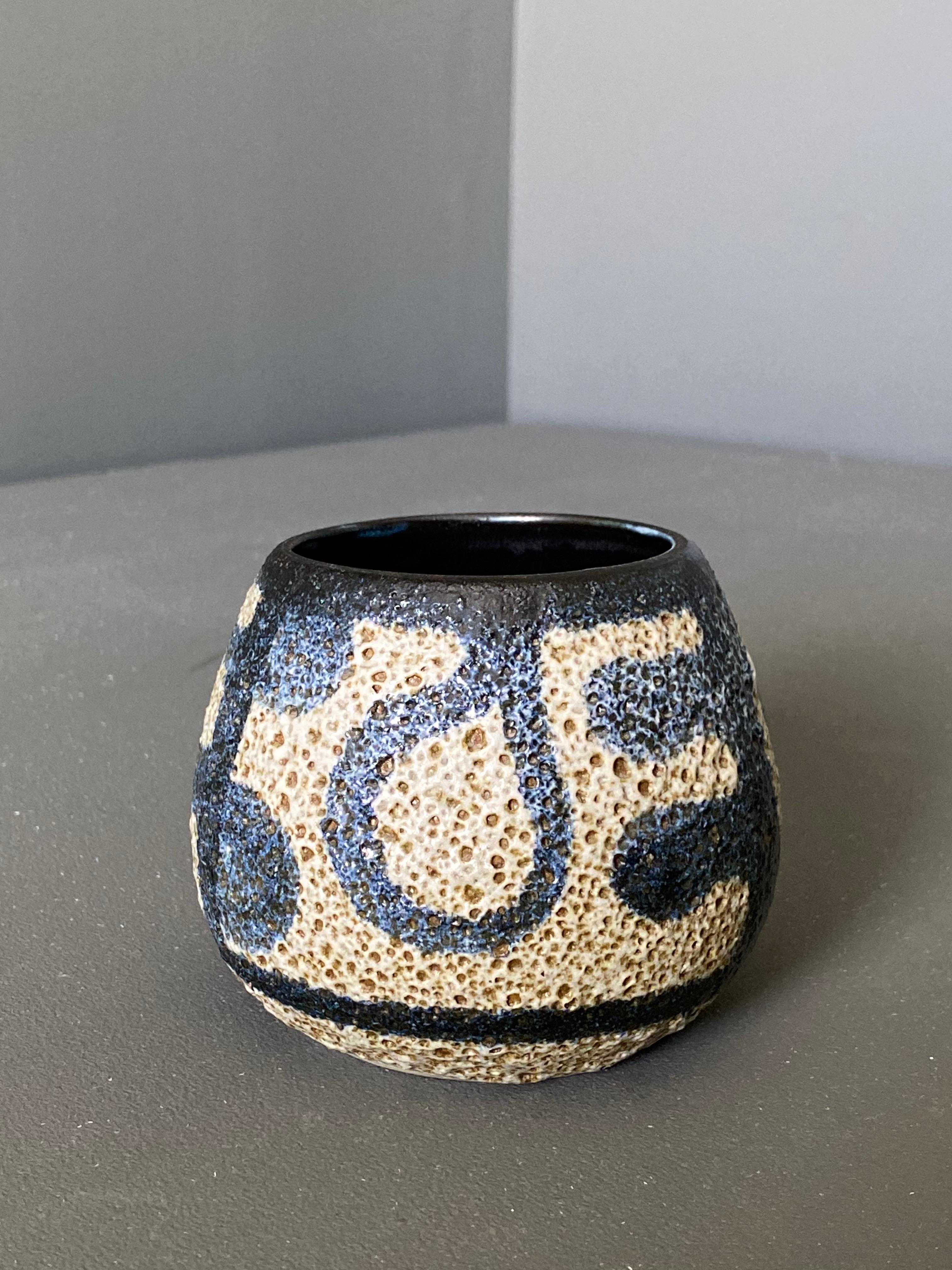 lapid pottery