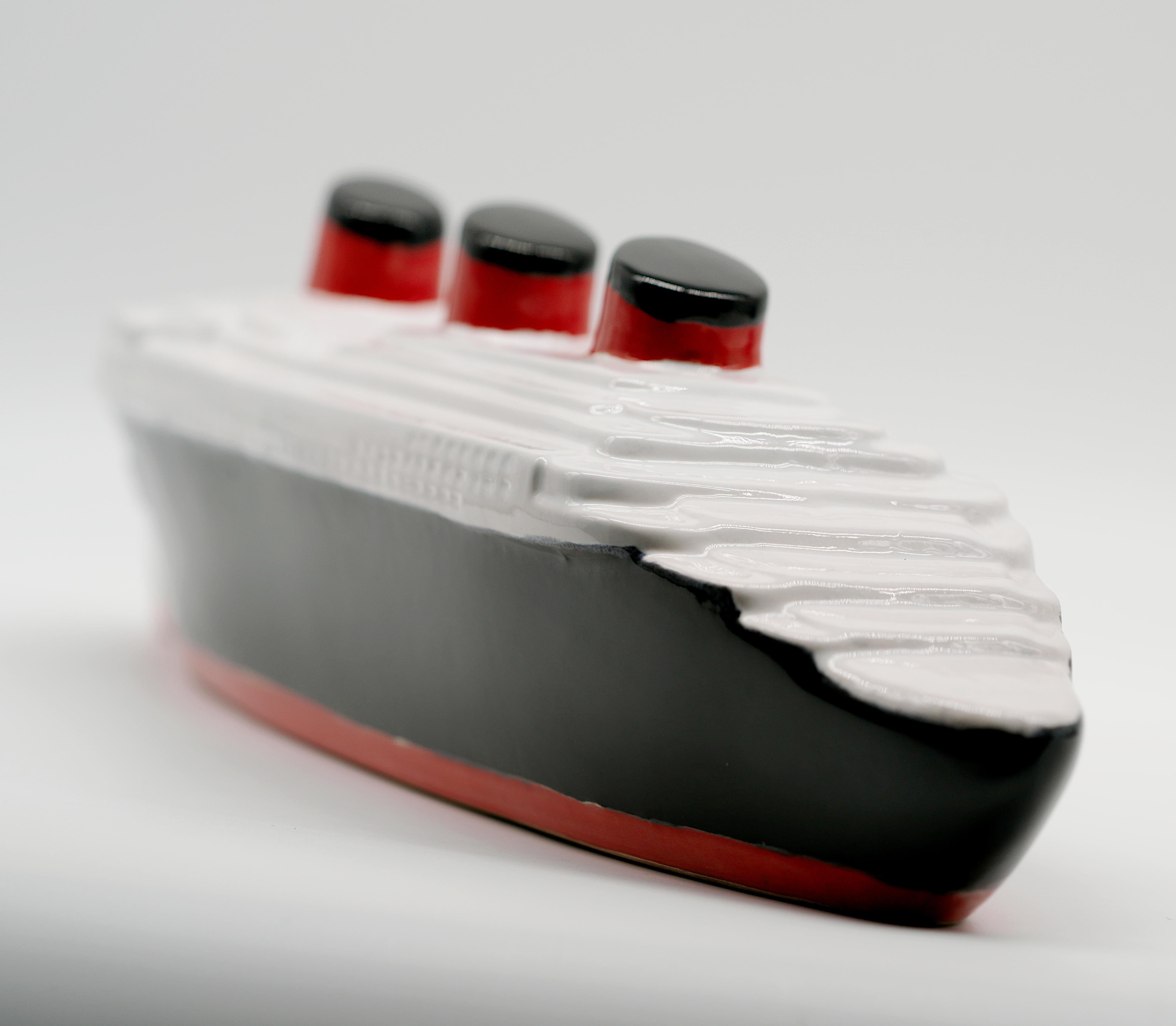 Ceramic Le Normandie Paquebot, Normandy Liner In Excellent Condition For Sale In Saint-Amans-des-Cots, FR