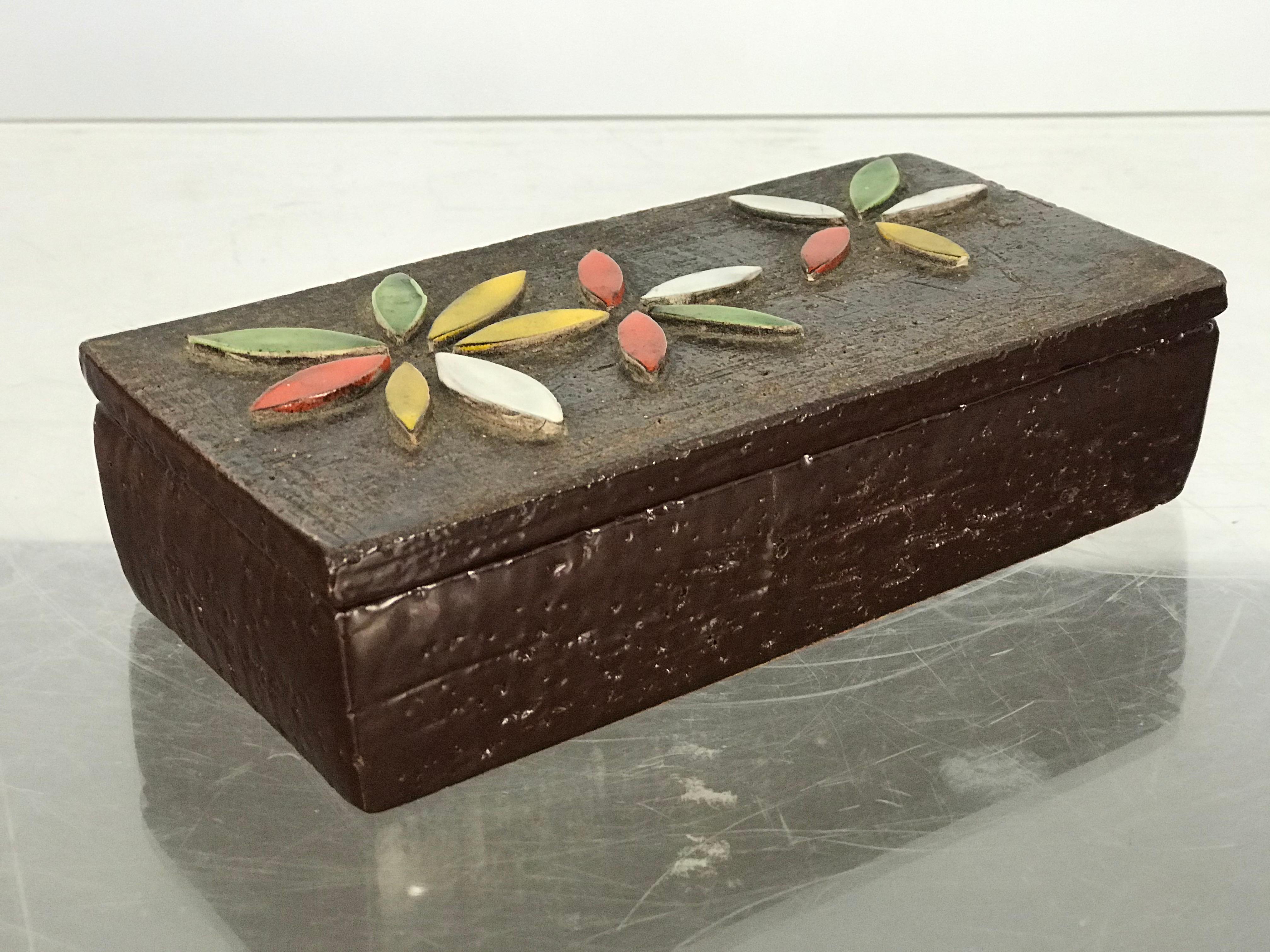 Mid Century Modern Ceramic Lidded Box with Floral Relief by Bitossi for Raymor In Good Condition In Framingham, MA