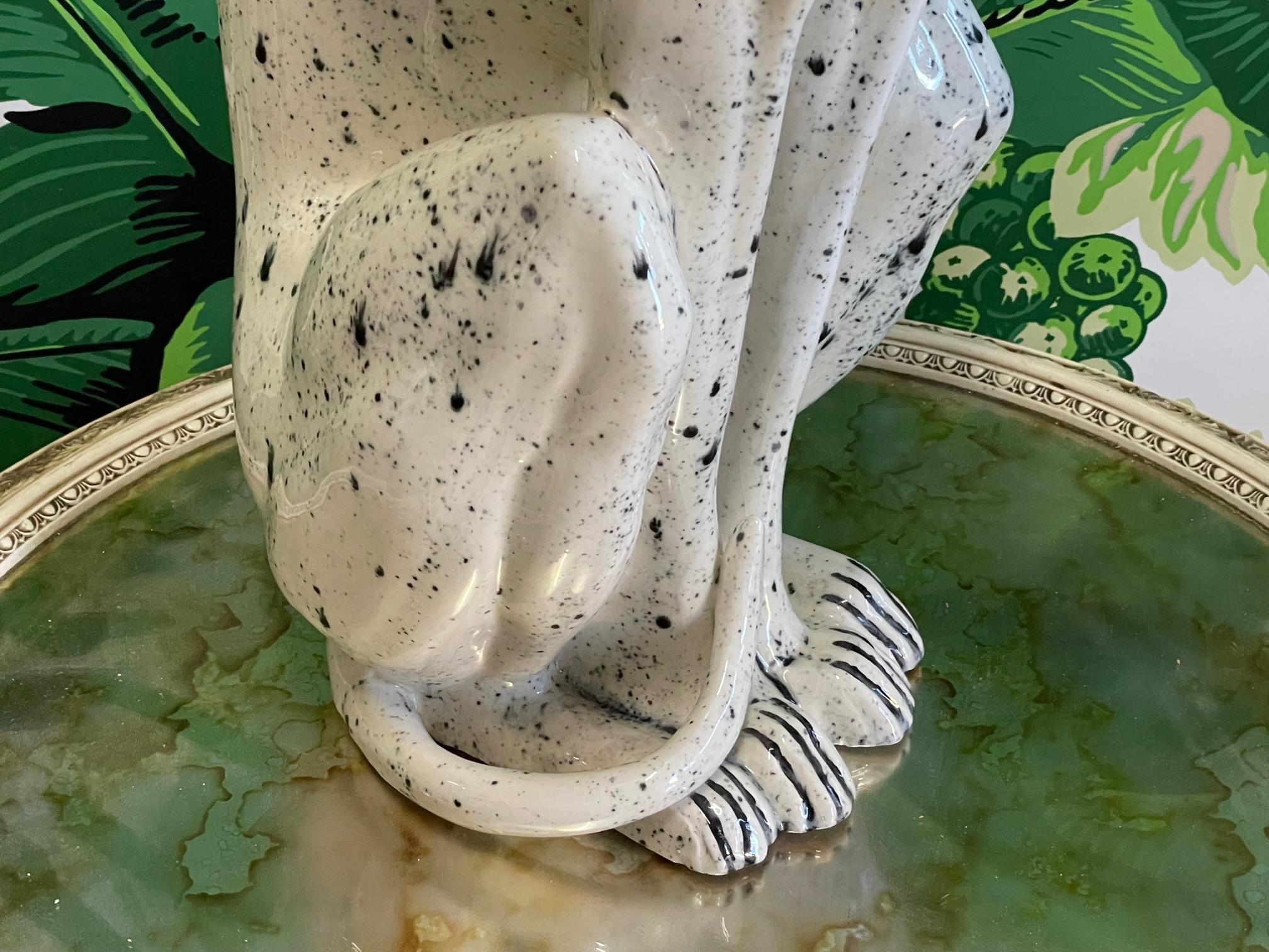 Statue de chien Whippet ou Greyhound assis en céramique grandeur nature 3