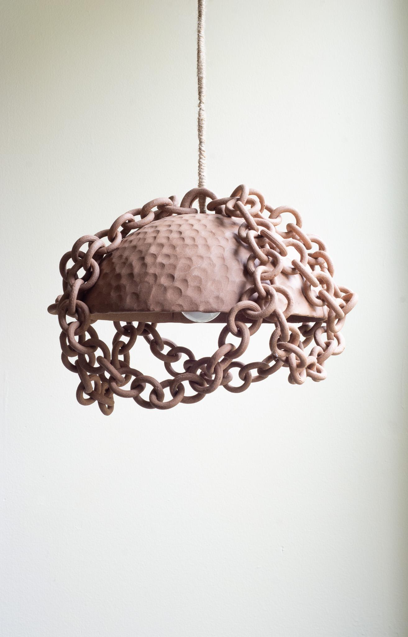 Organico moderno Lampada a sospensione con catena a maglie in ceramica in vendita