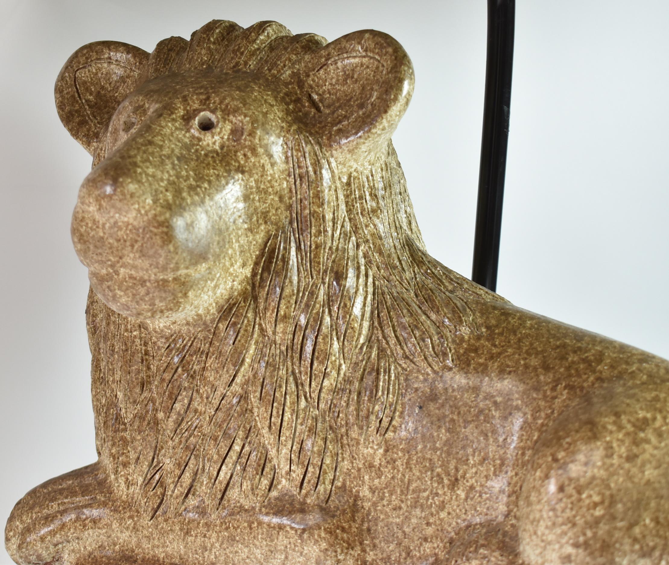 Ceramic Lion Table Lamp by Steve Chase Original String Shade In Good Condition For Sale In Toledo, OH