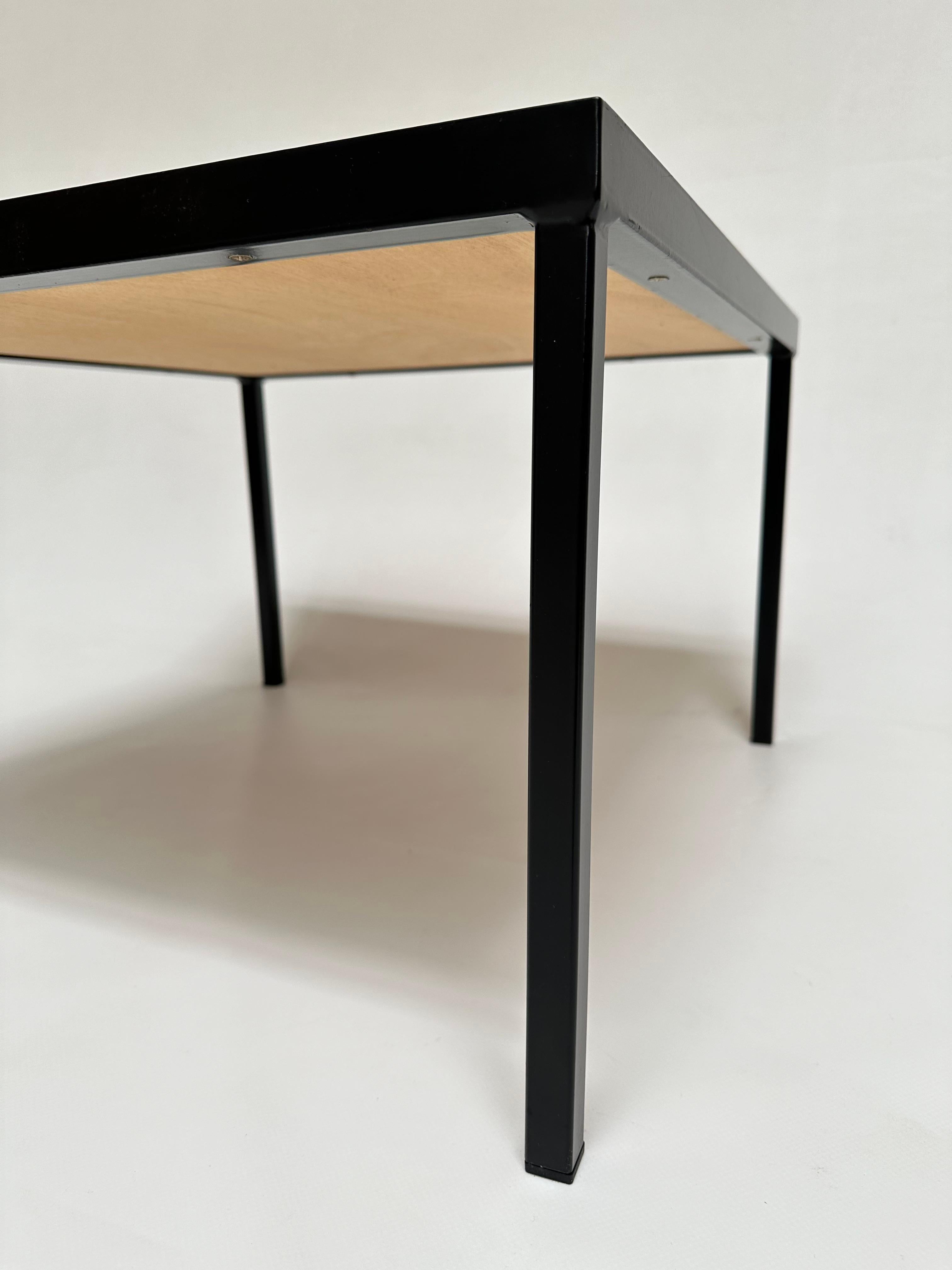 Table basse avec carreaux de Roger Capron en vente 1