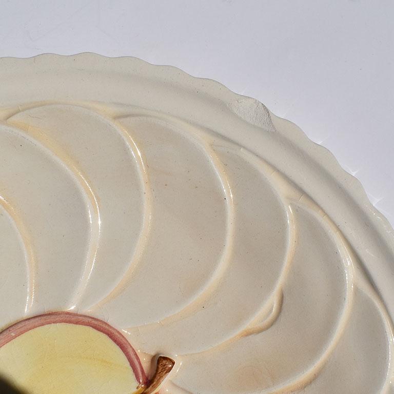 Art nouveau Assiettes à fruits décoratives rondes en céramique majolique:: lot de 7:: Portugal en vente